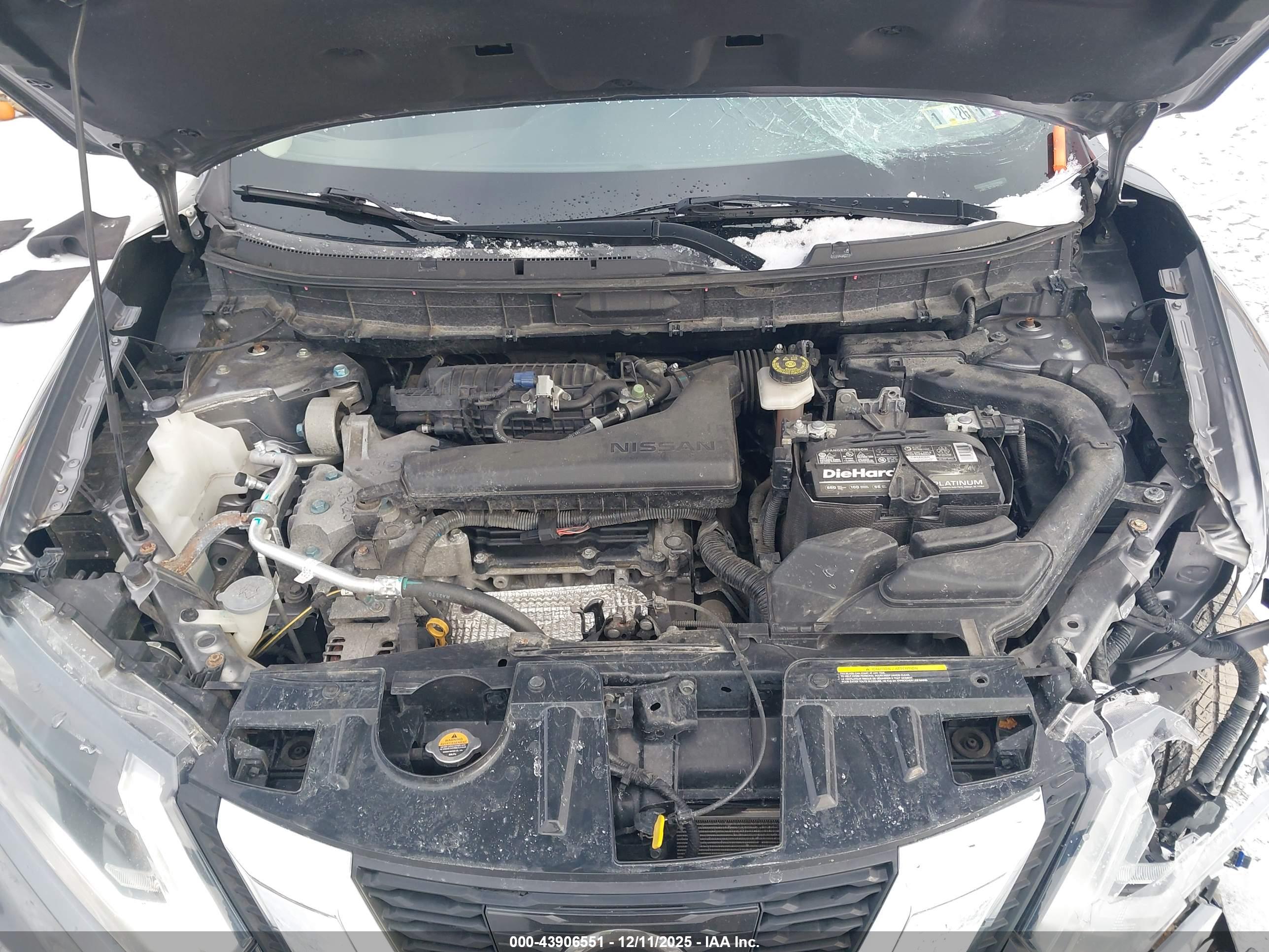 NISSAN ROGUE image 10