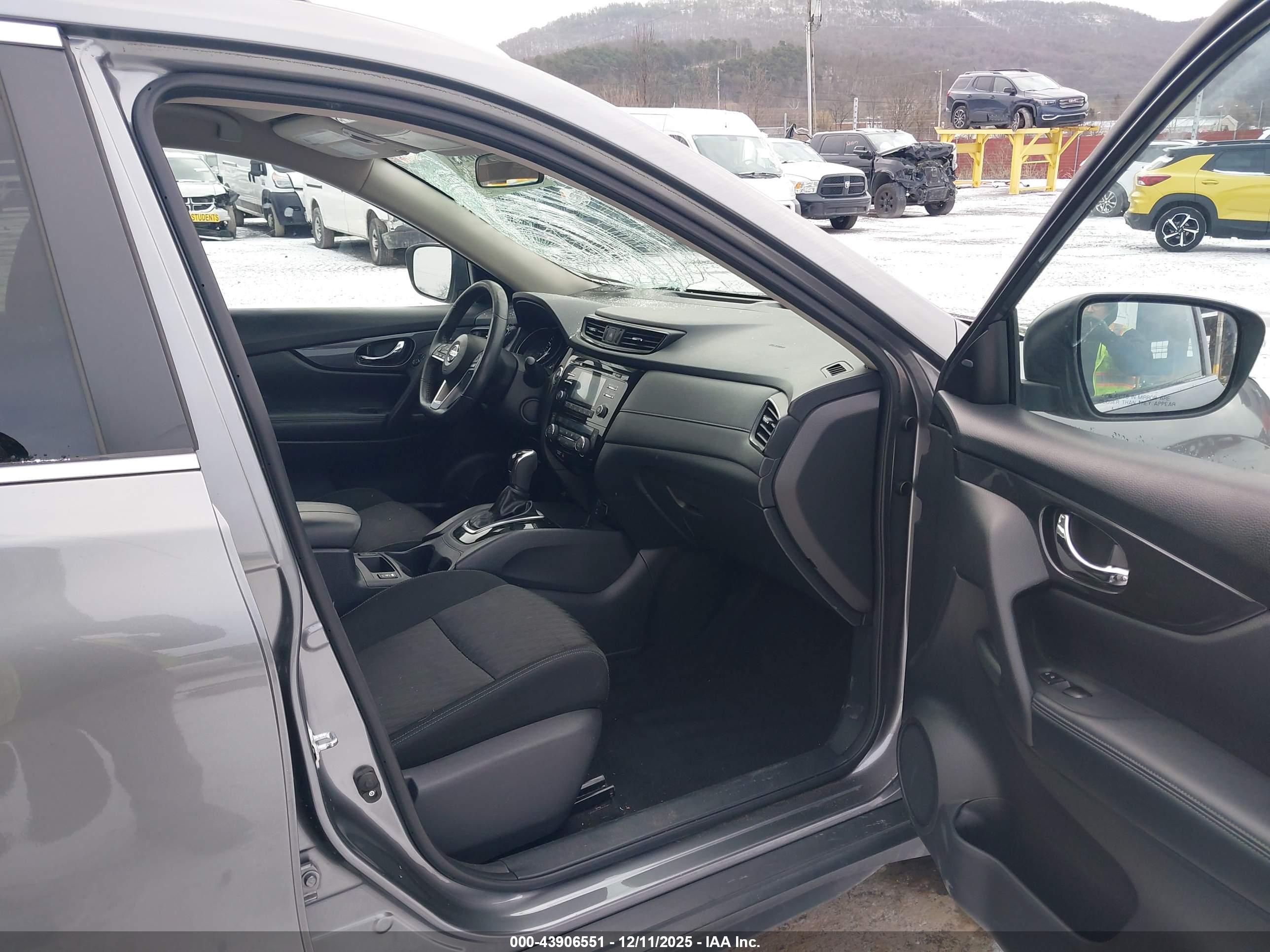 NISSAN ROGUE image 5