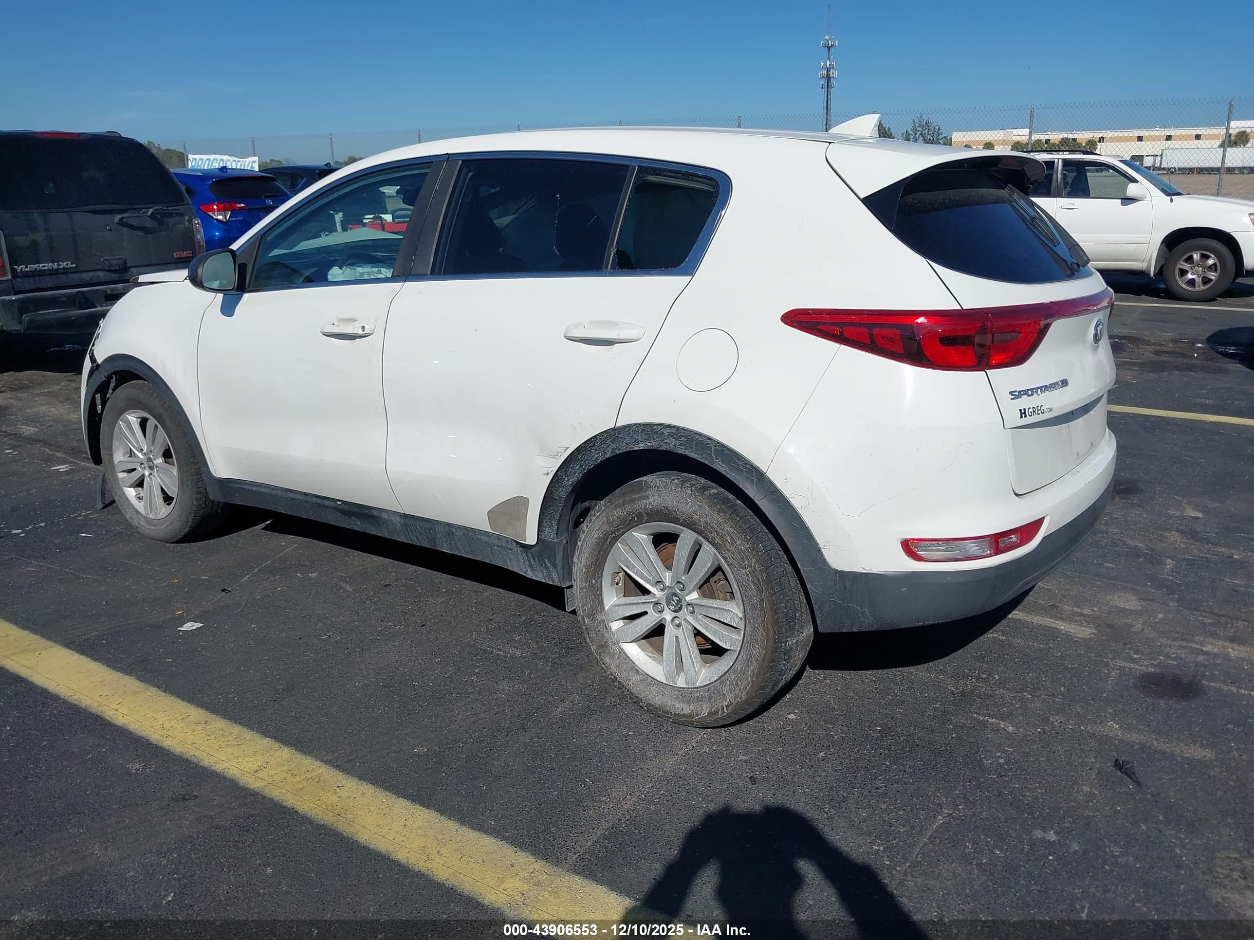 KIA SPORTAGE image 3