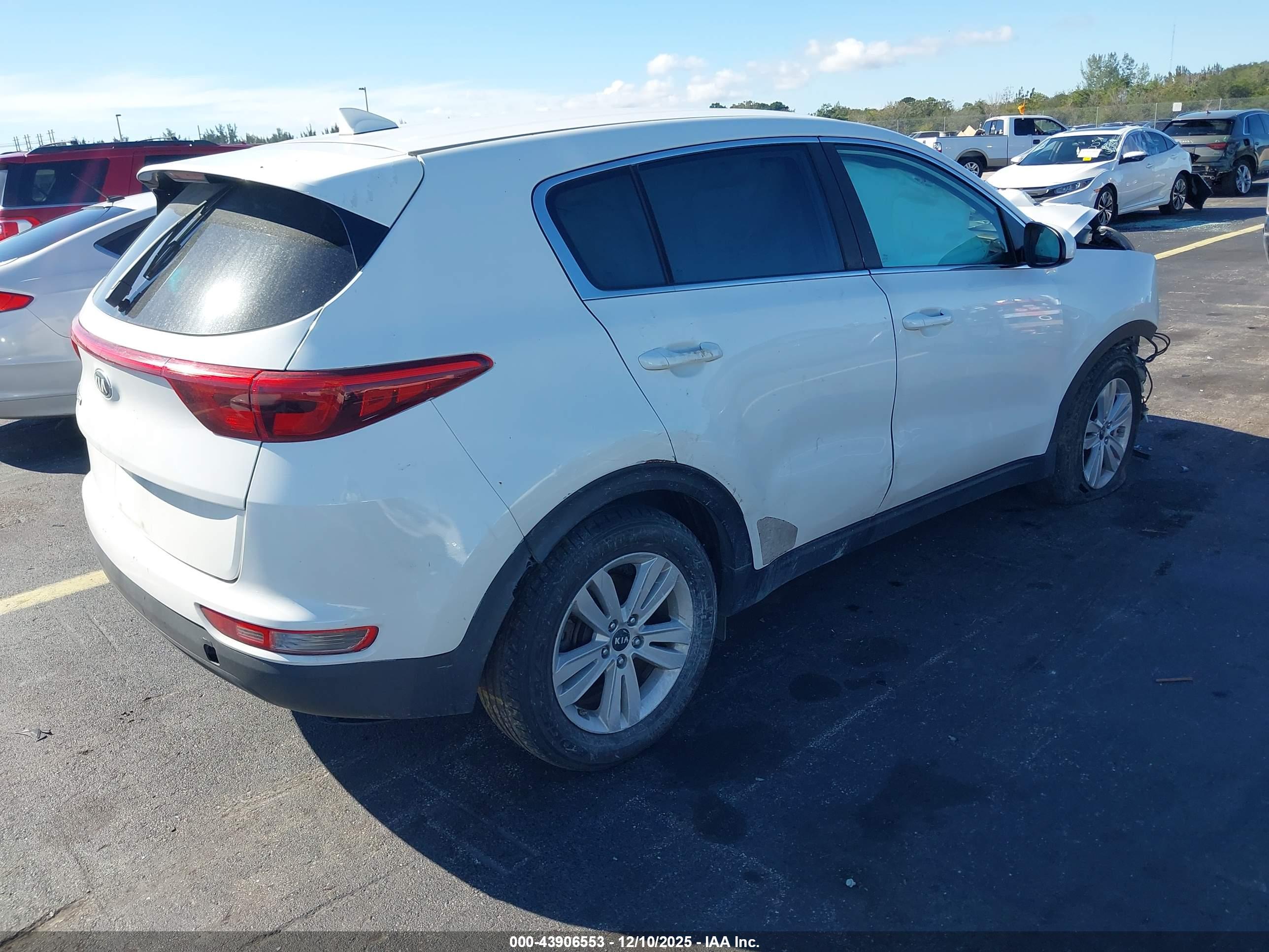 KIA SPORTAGE image 4