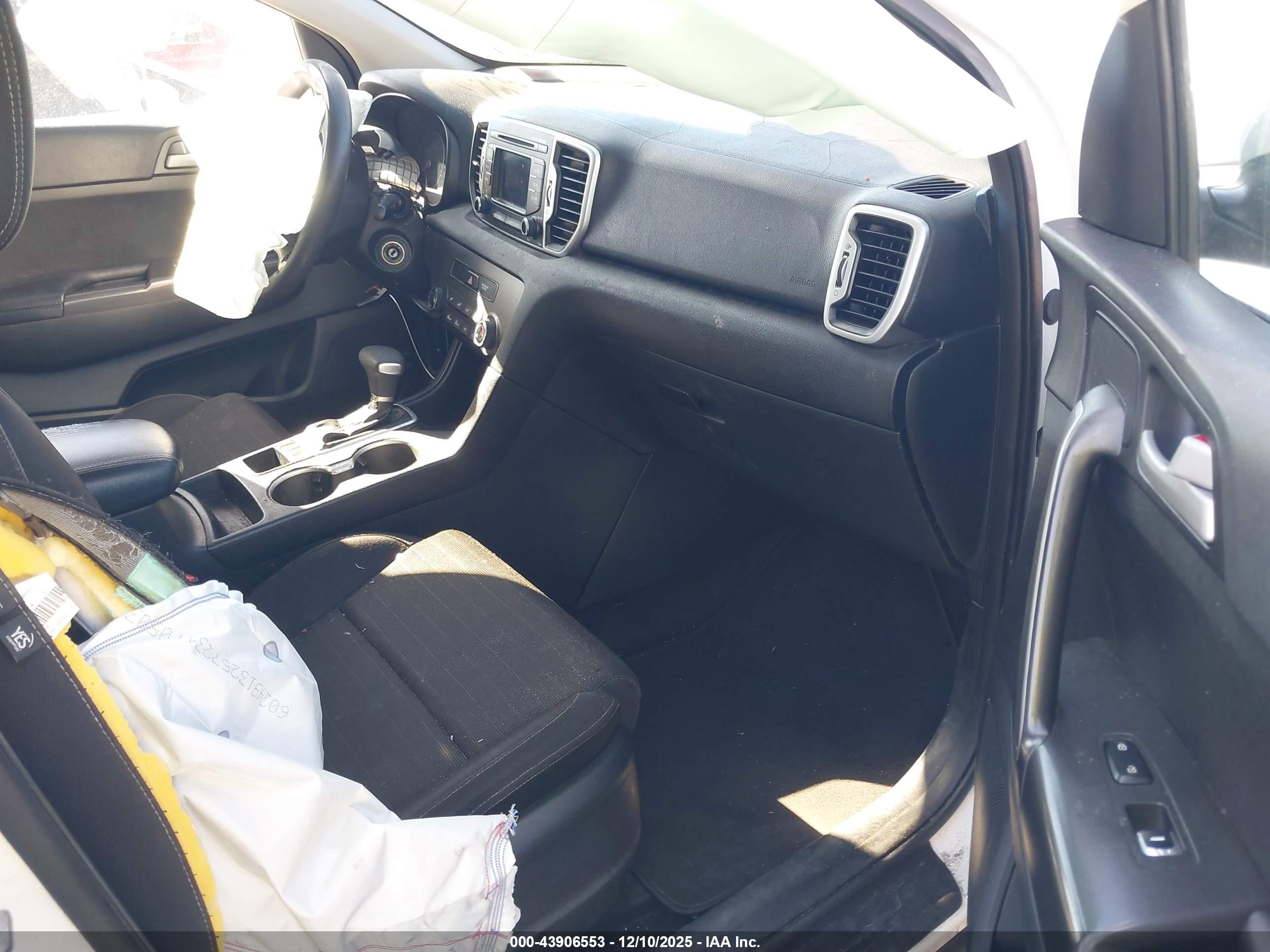 KIA SPORTAGE image 5
