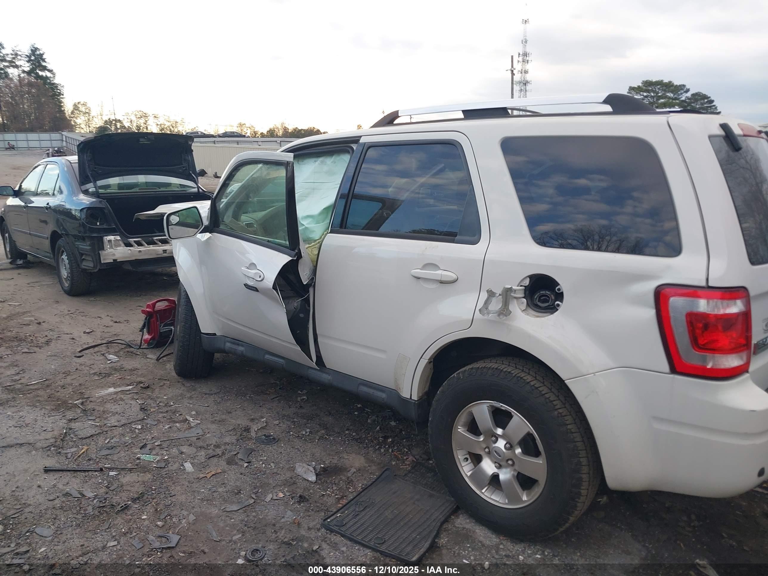 FORD ESCAPE image 6