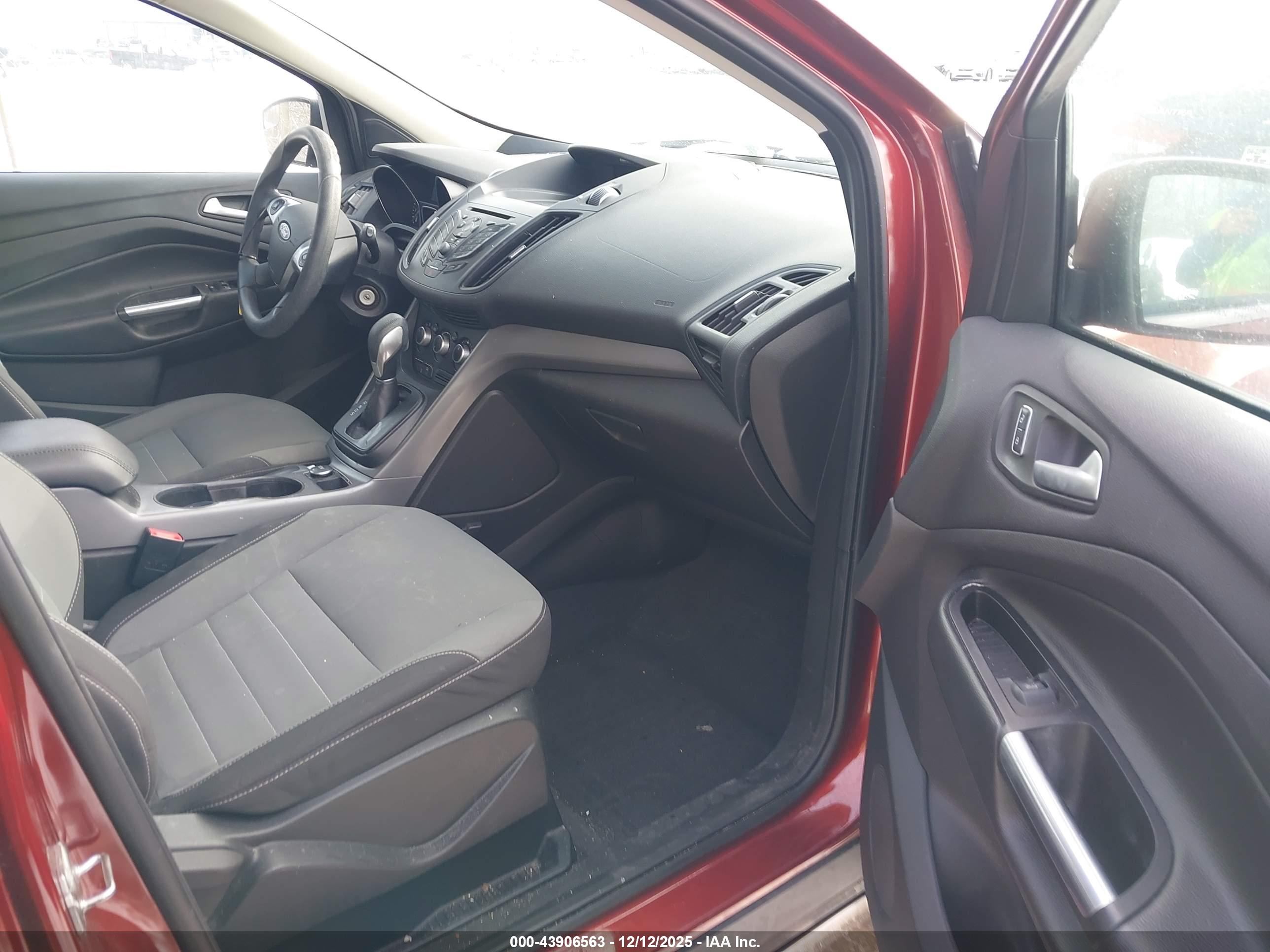 FORD ESCAPE image 5