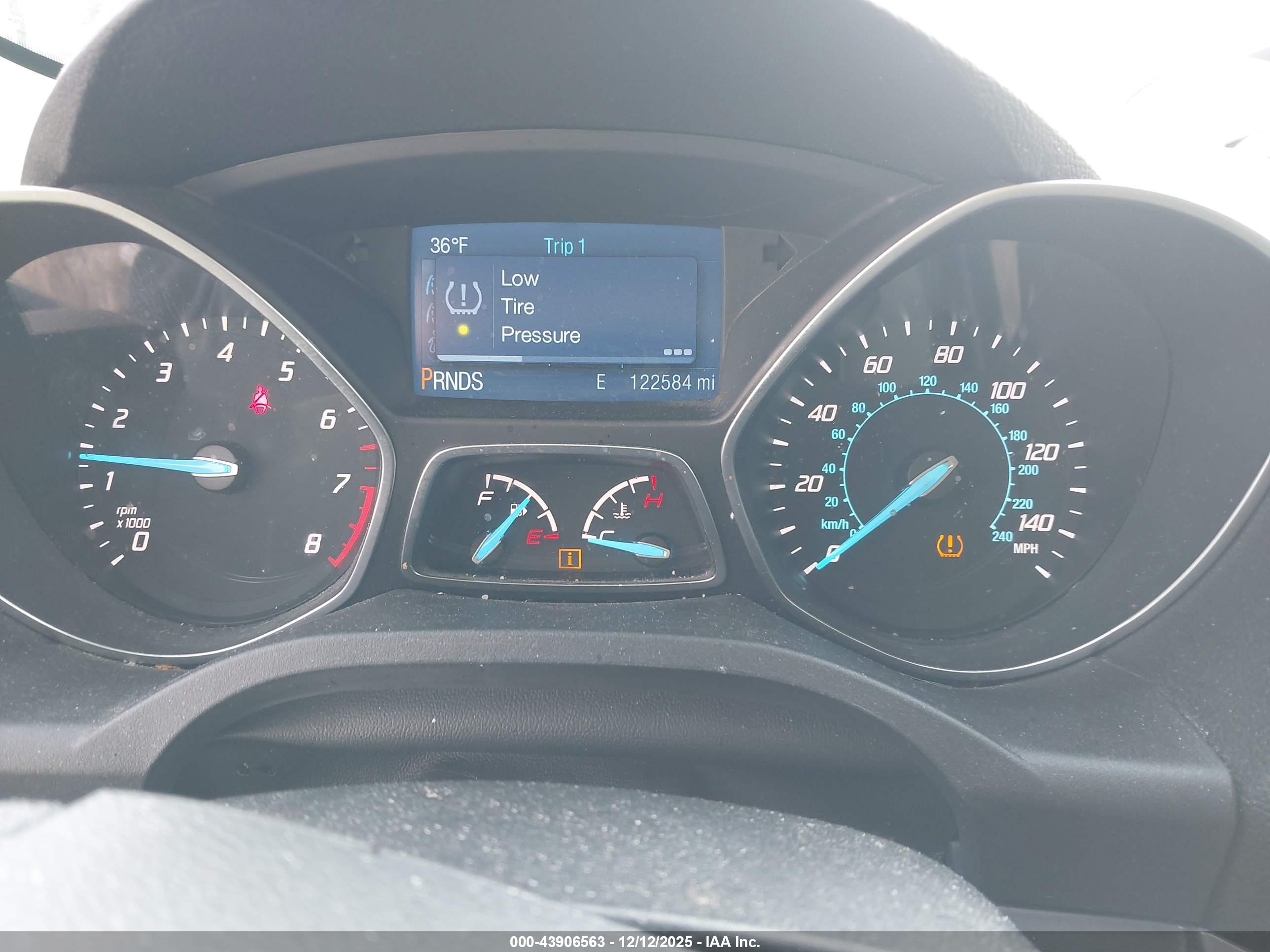 FORD ESCAPE image 7