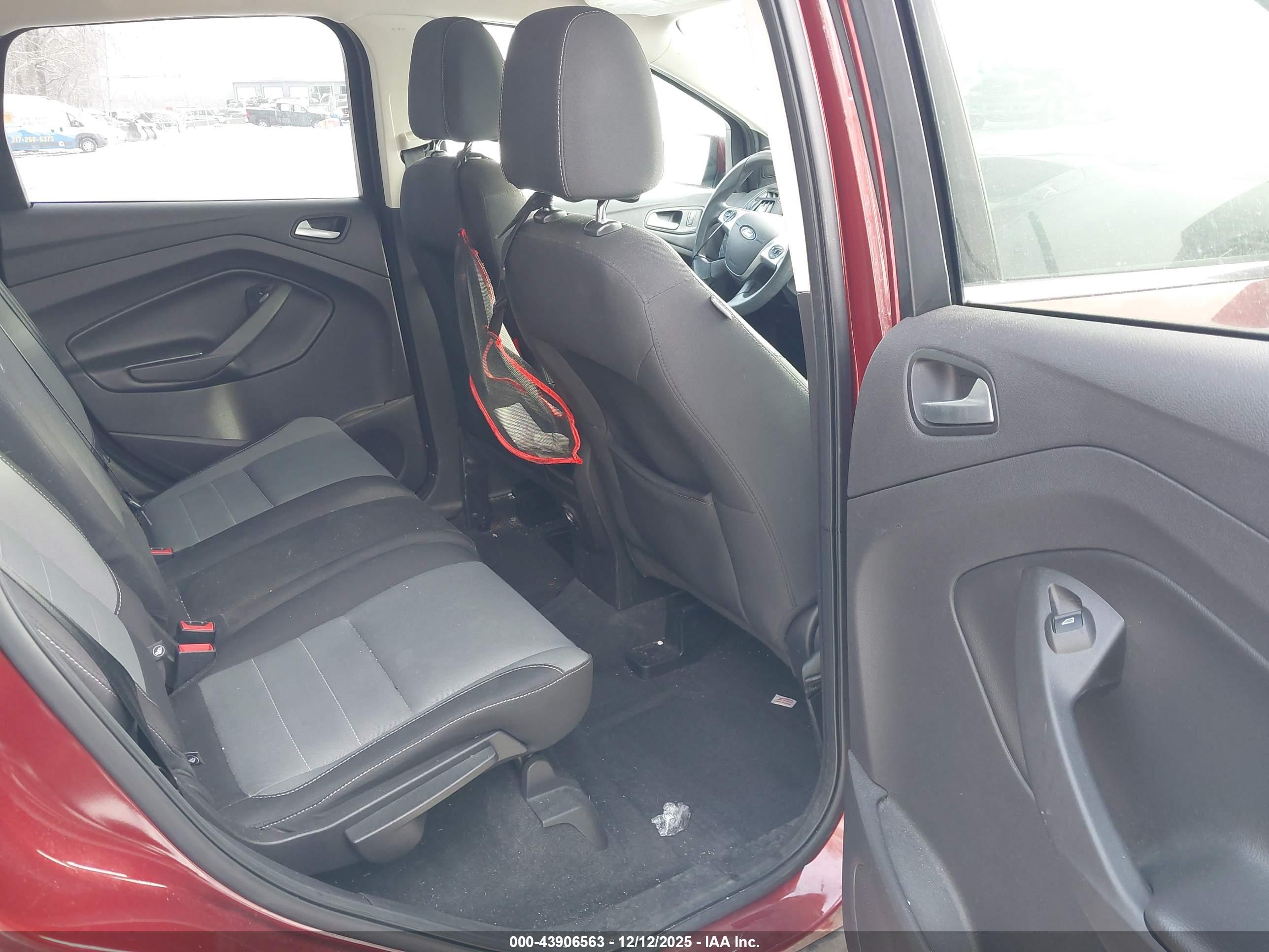 FORD ESCAPE image 8