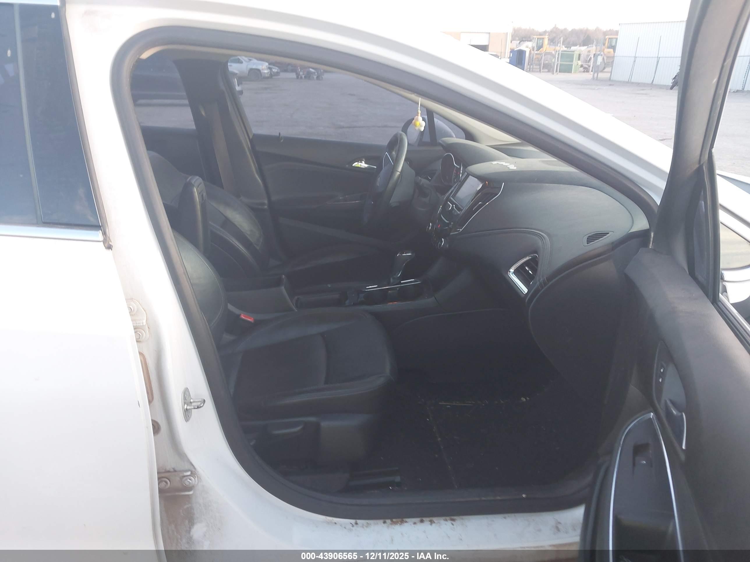 CHEVROLET CRUZE image 5