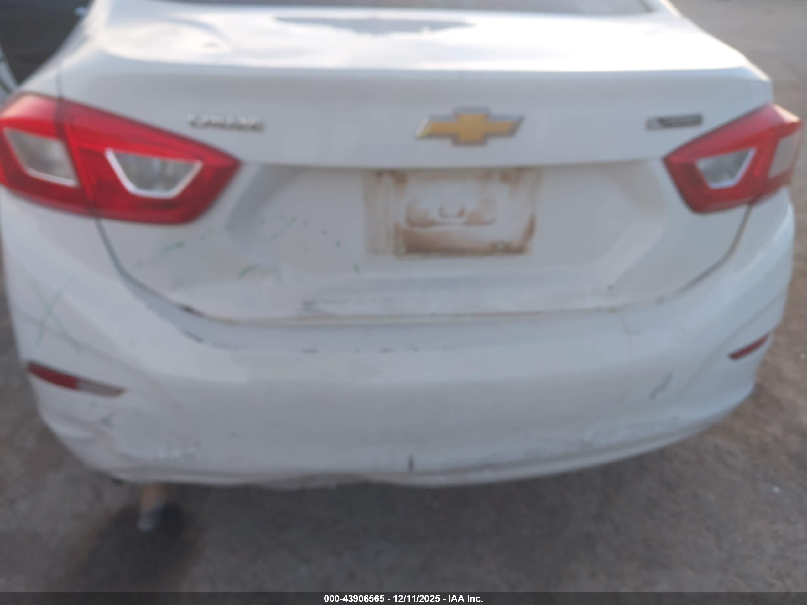 CHEVROLET CRUZE image 6