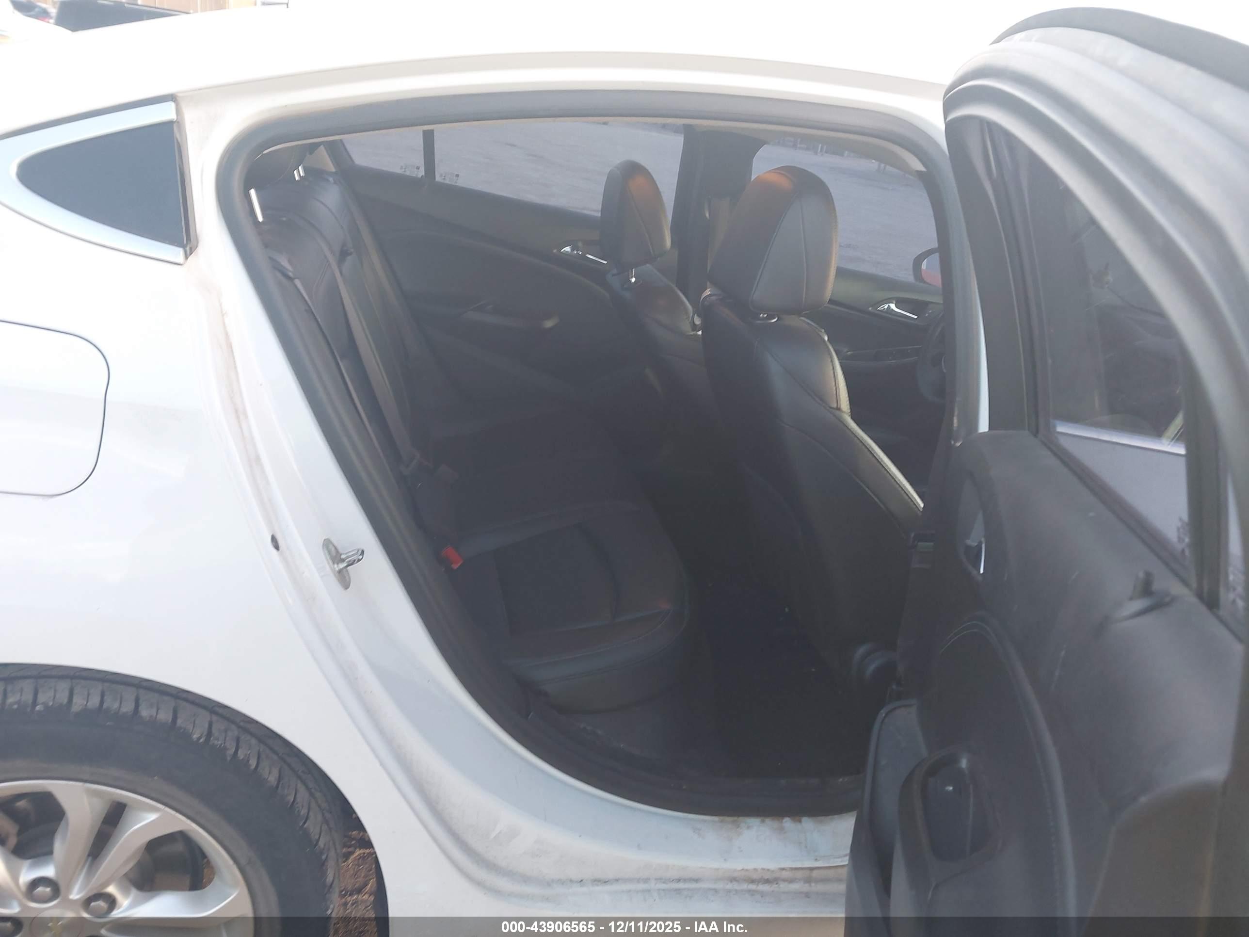 CHEVROLET CRUZE image 8