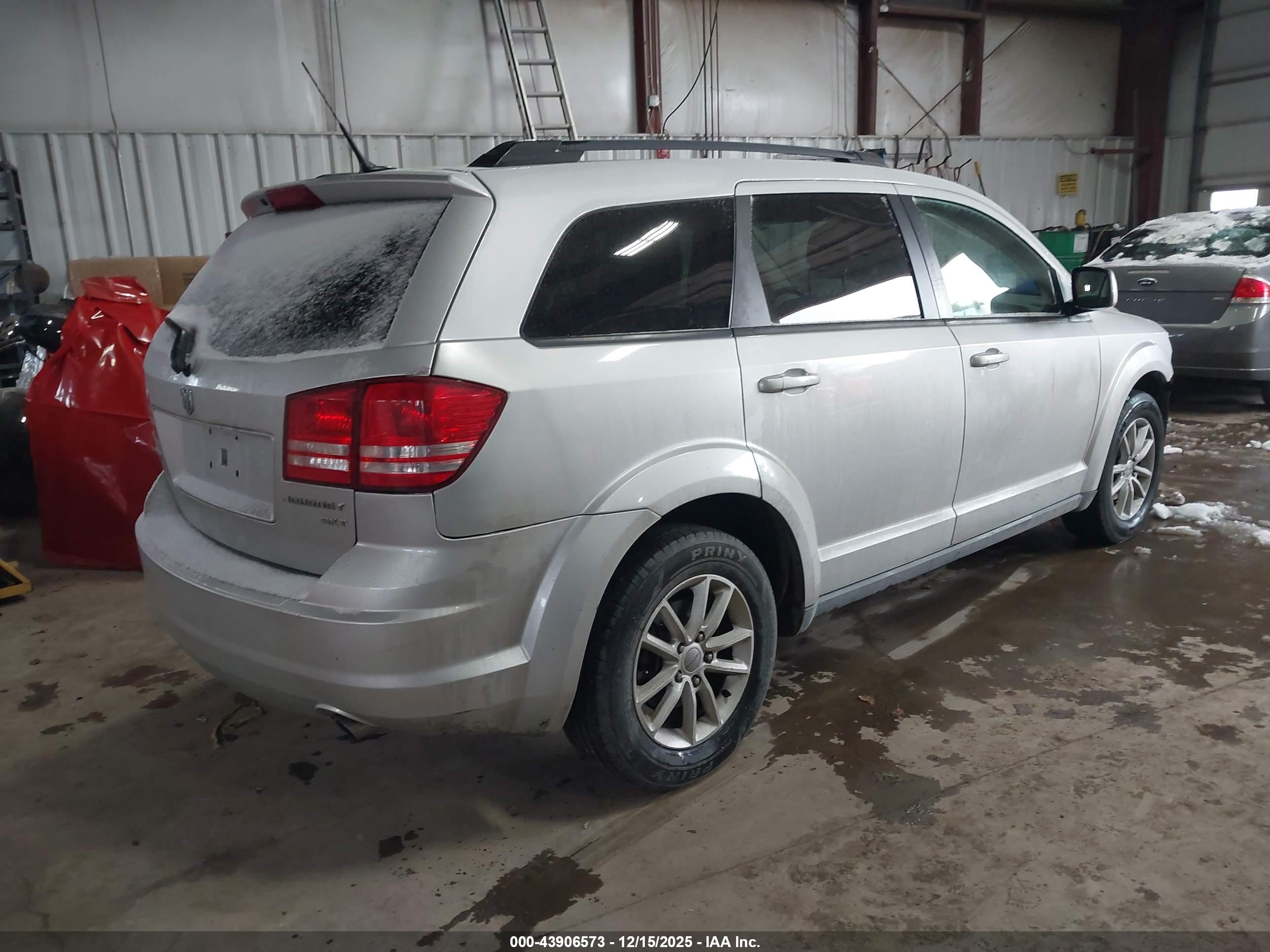 DODGE JOURNEY image 4