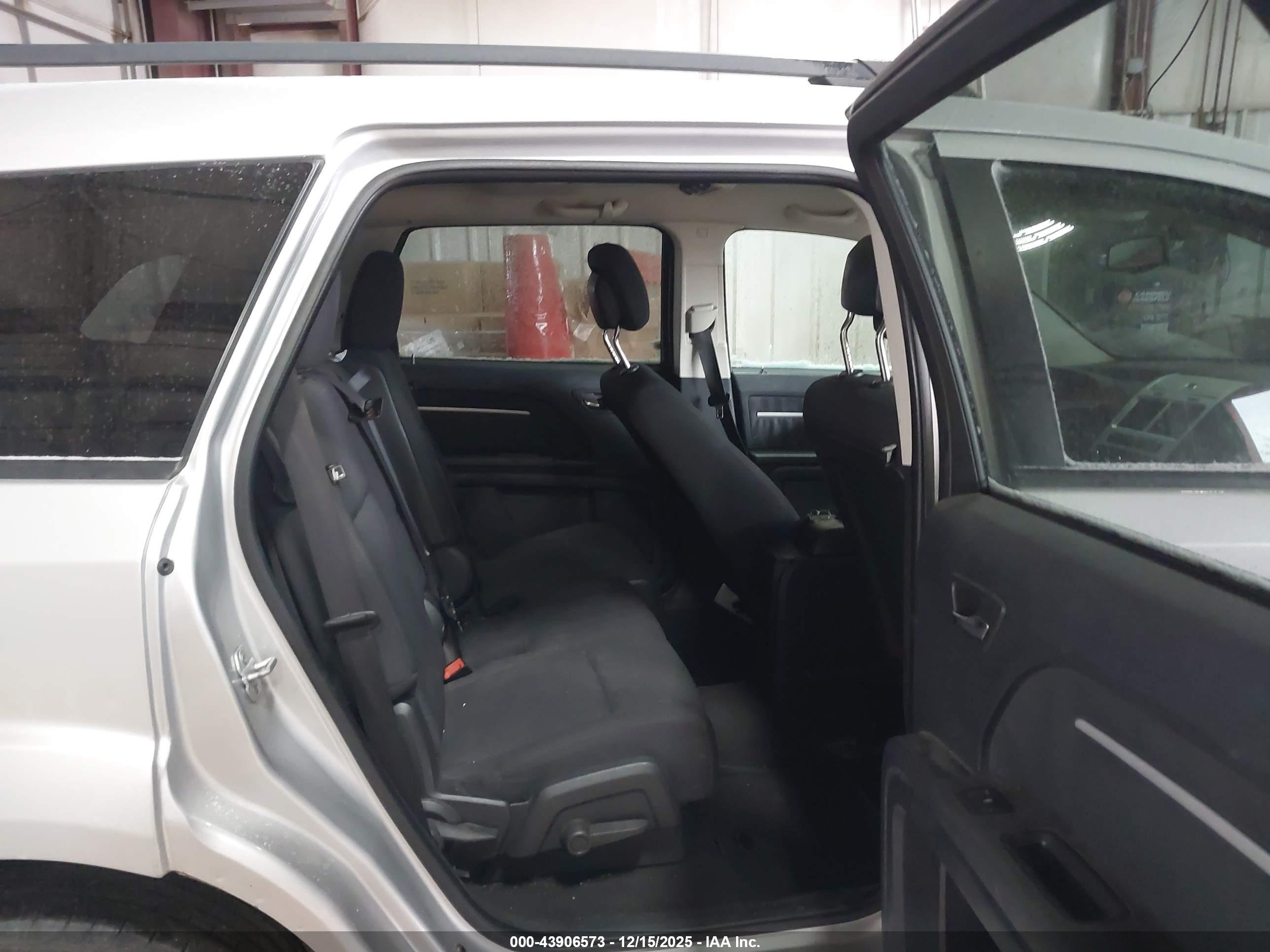 DODGE JOURNEY image 8