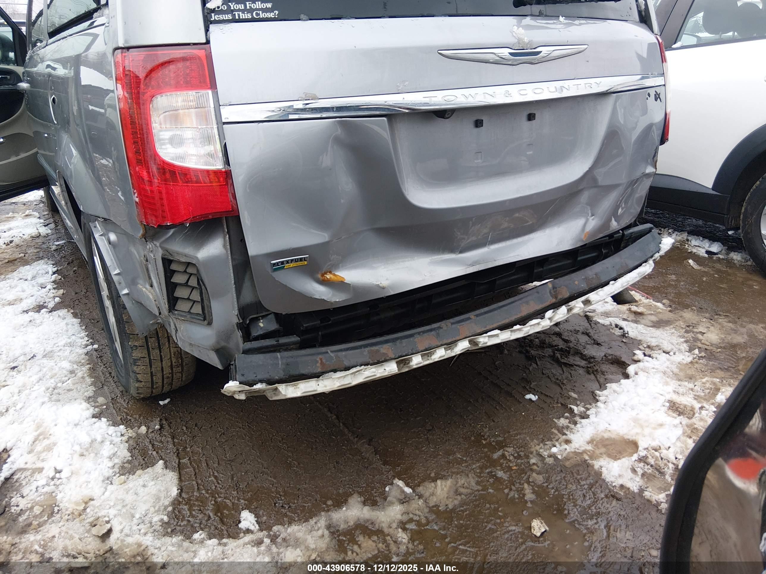 CHRYSLER TOWN image 6
