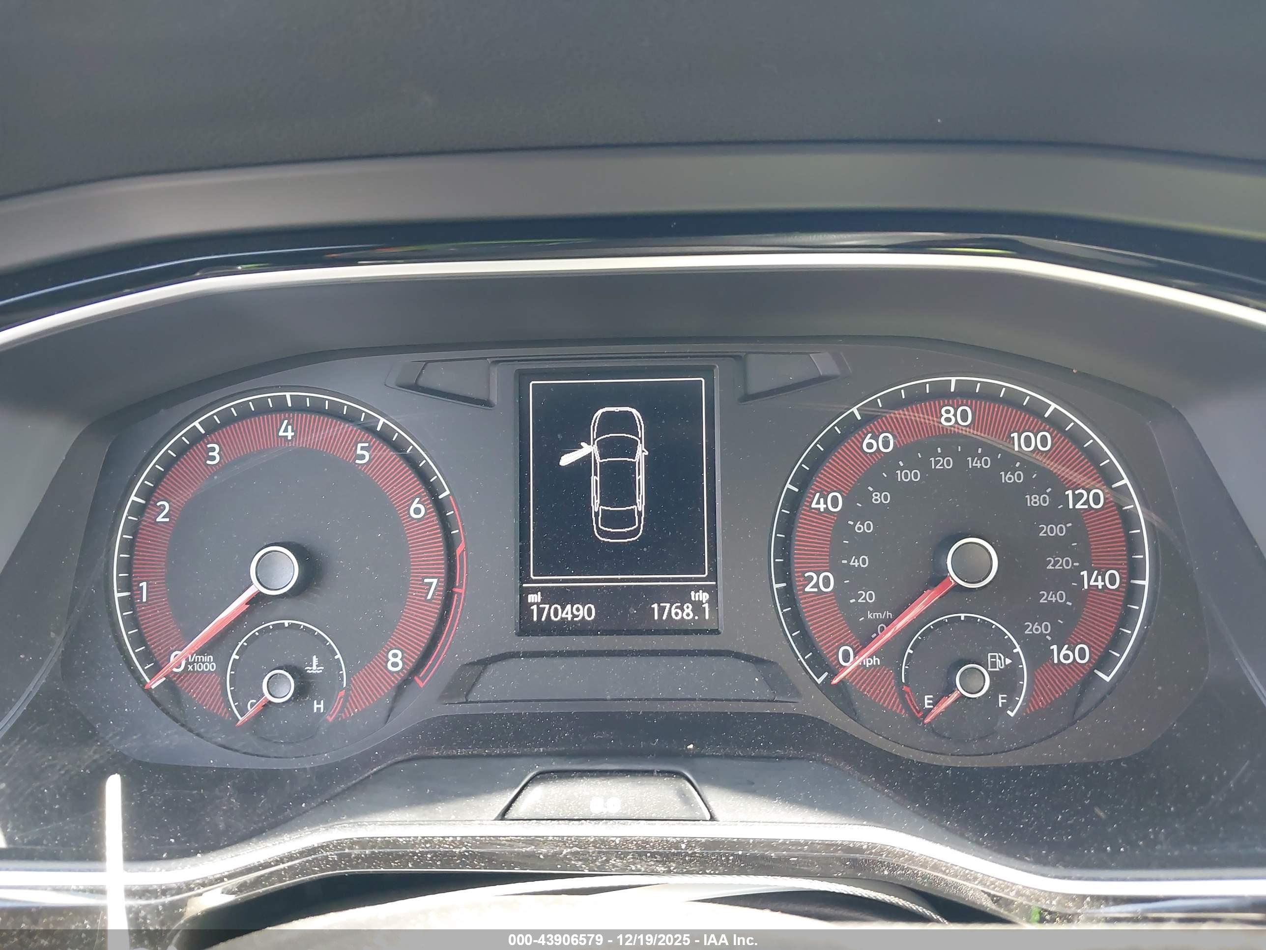VOLKSWAGEN JETTA image 7