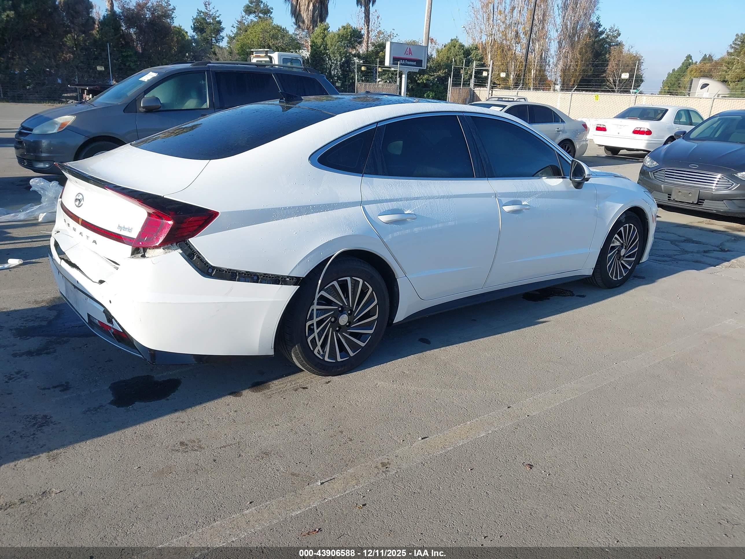 HYUNDAI SONATA image 4