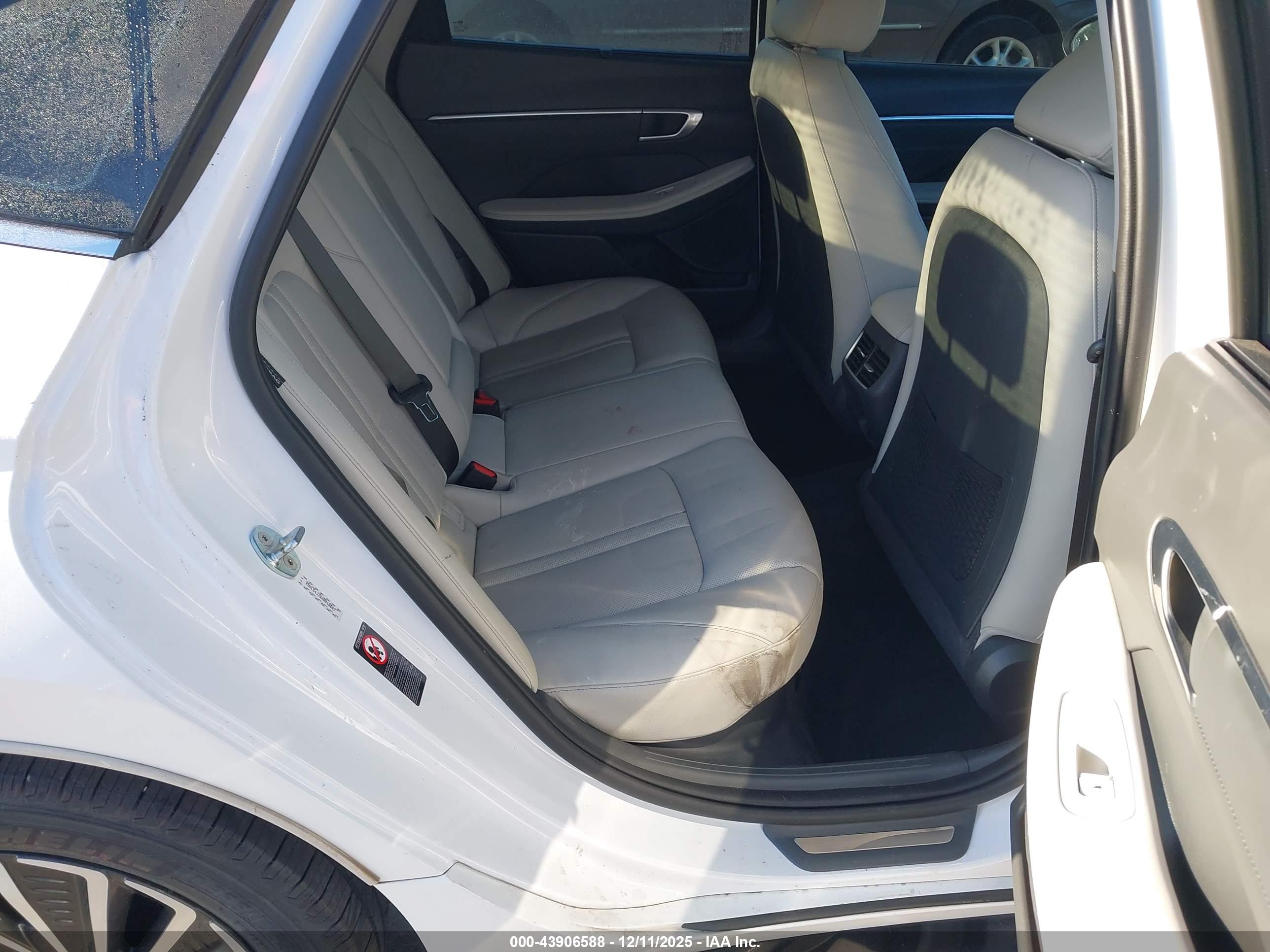 HYUNDAI SONATA image 8