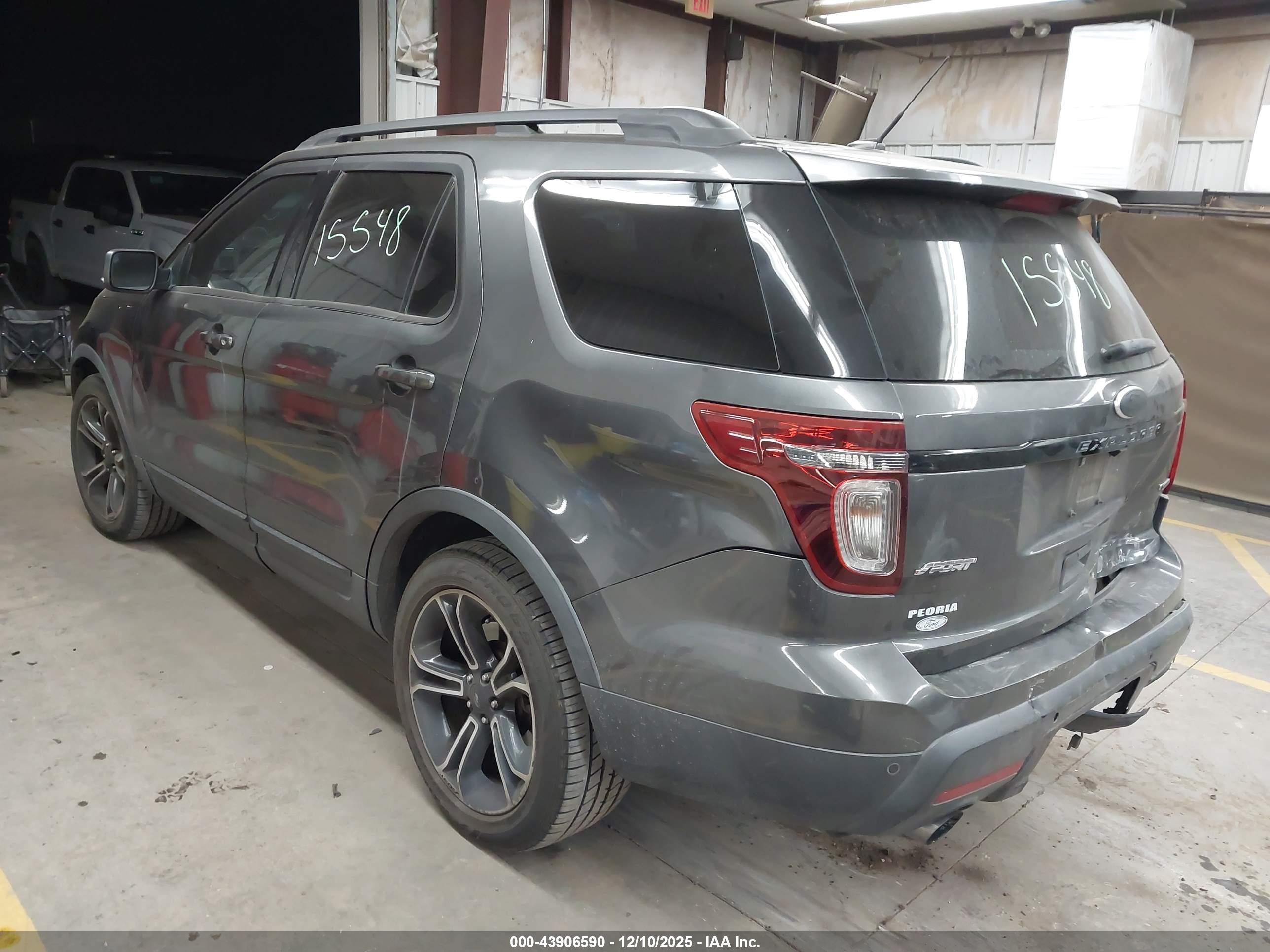 FORD EXPLORER image 3