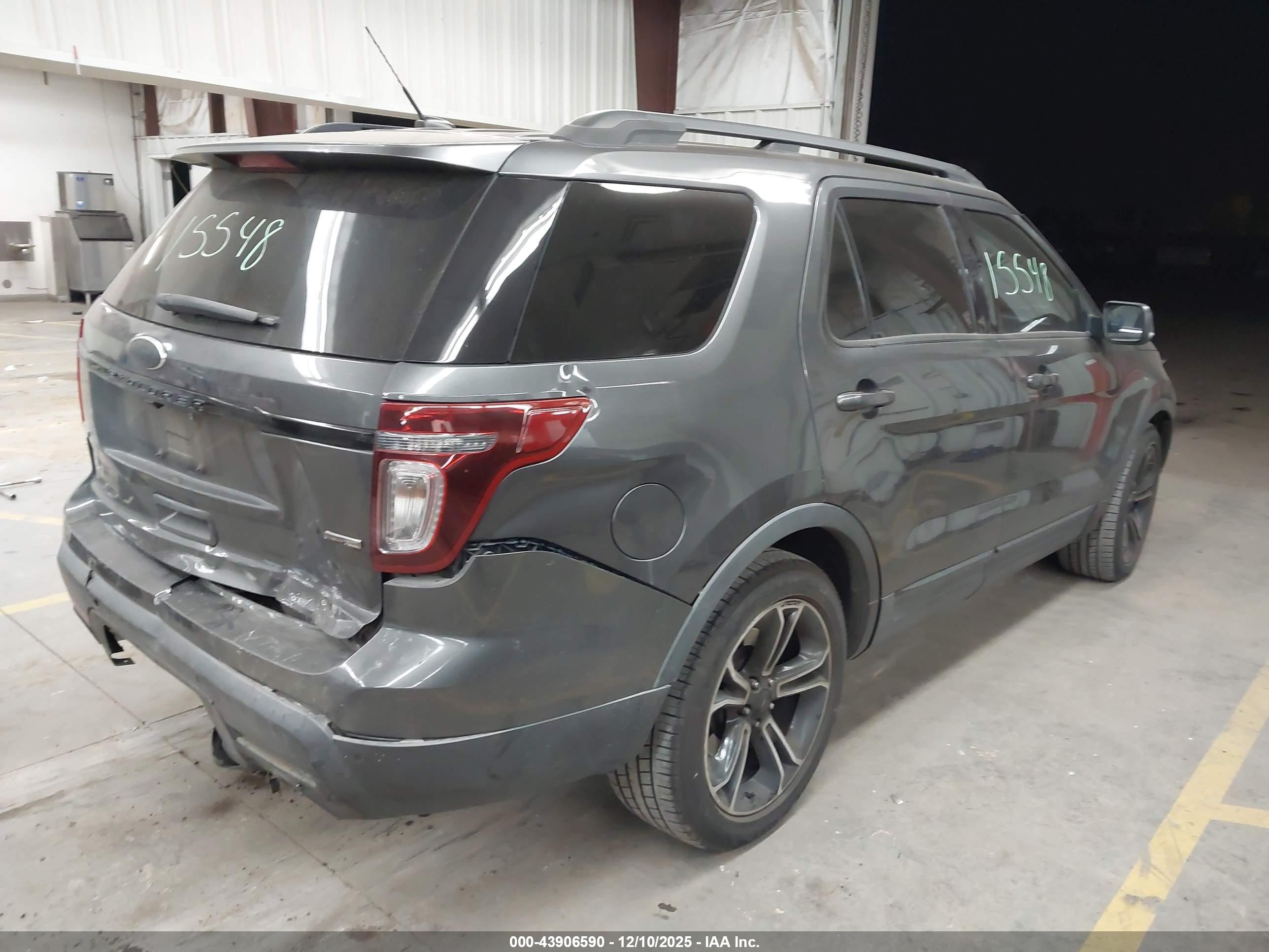 FORD EXPLORER image 4