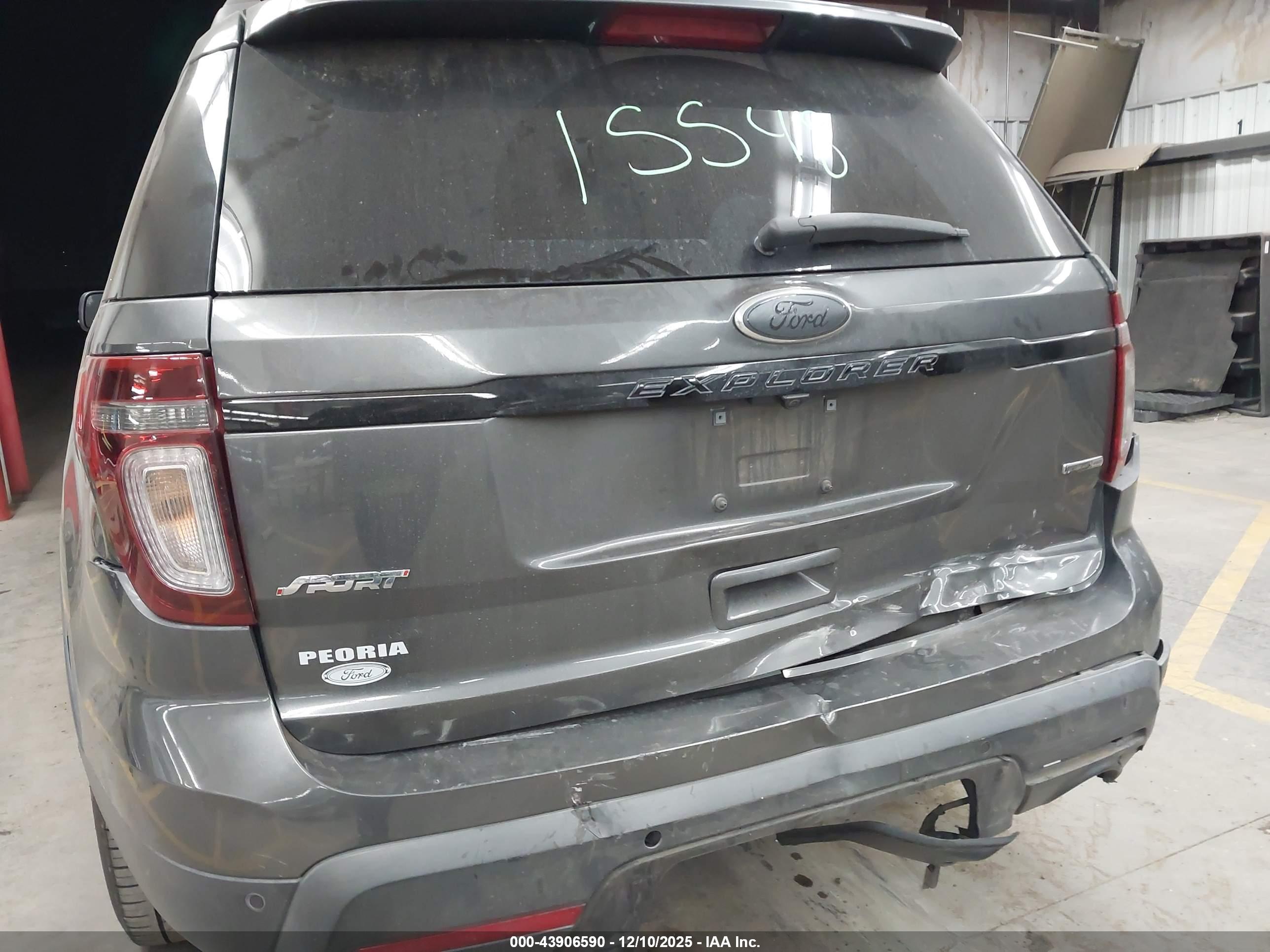 FORD EXPLORER image 6
