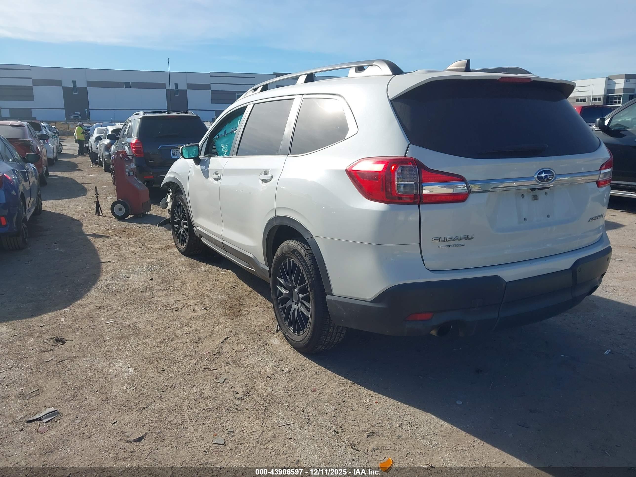 SUBARU ASCENT image 3