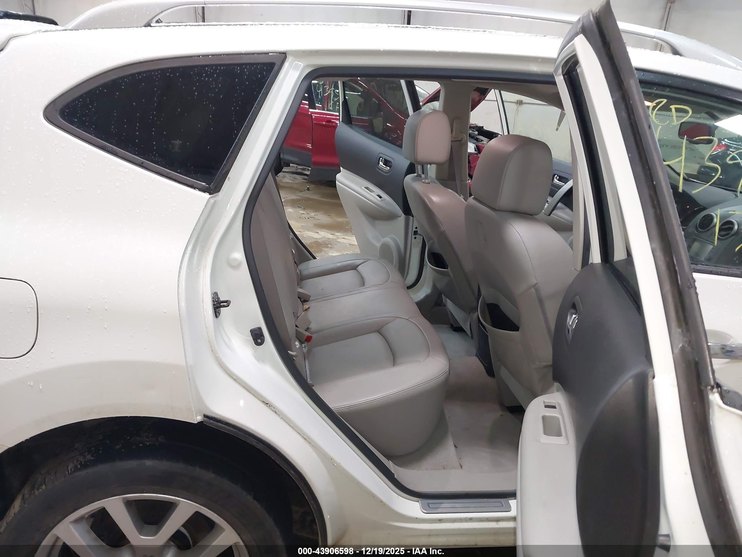 NISSAN ROGUE image 8