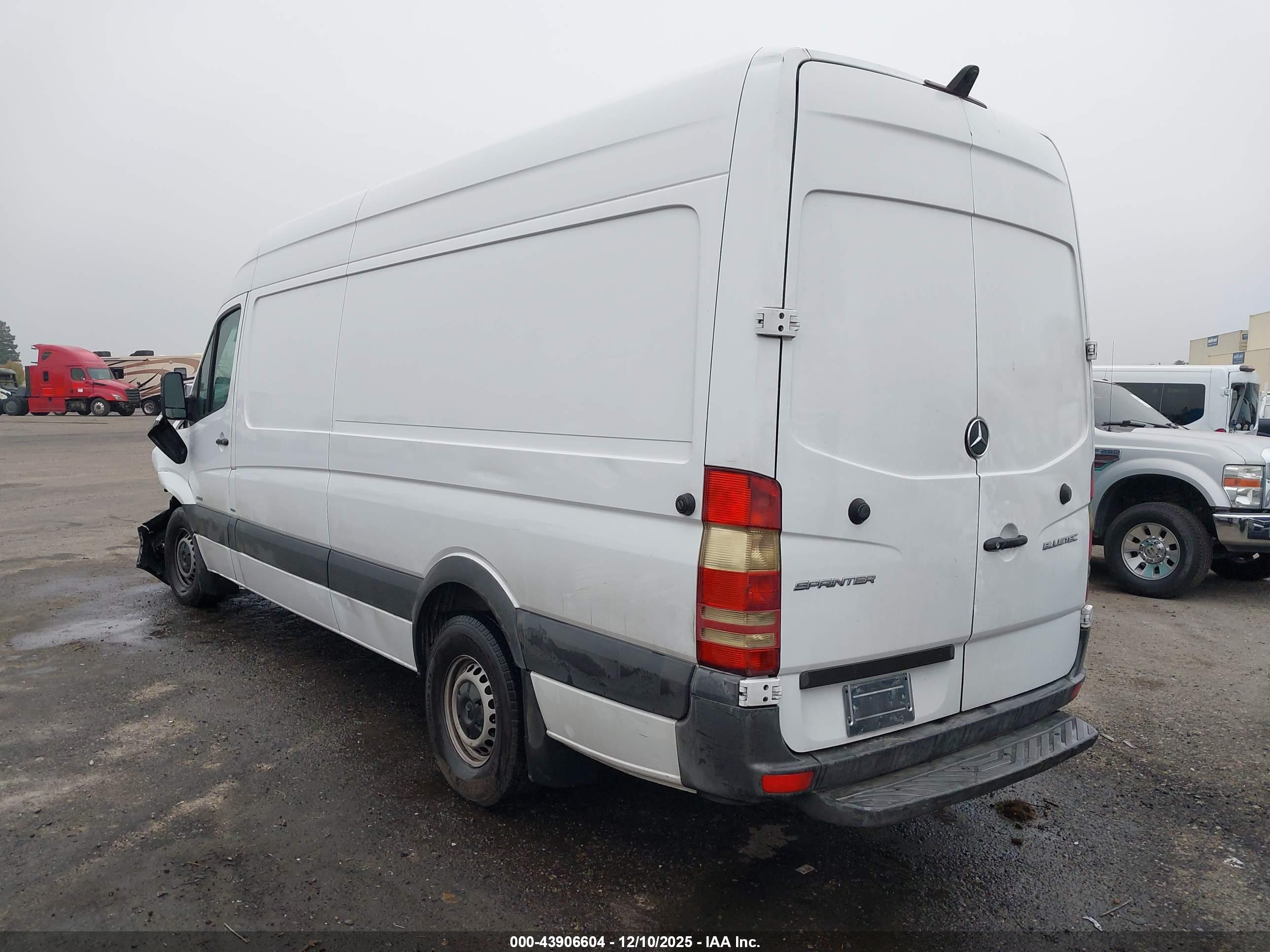 MERCEDES-BENZ SPRINTER image 3