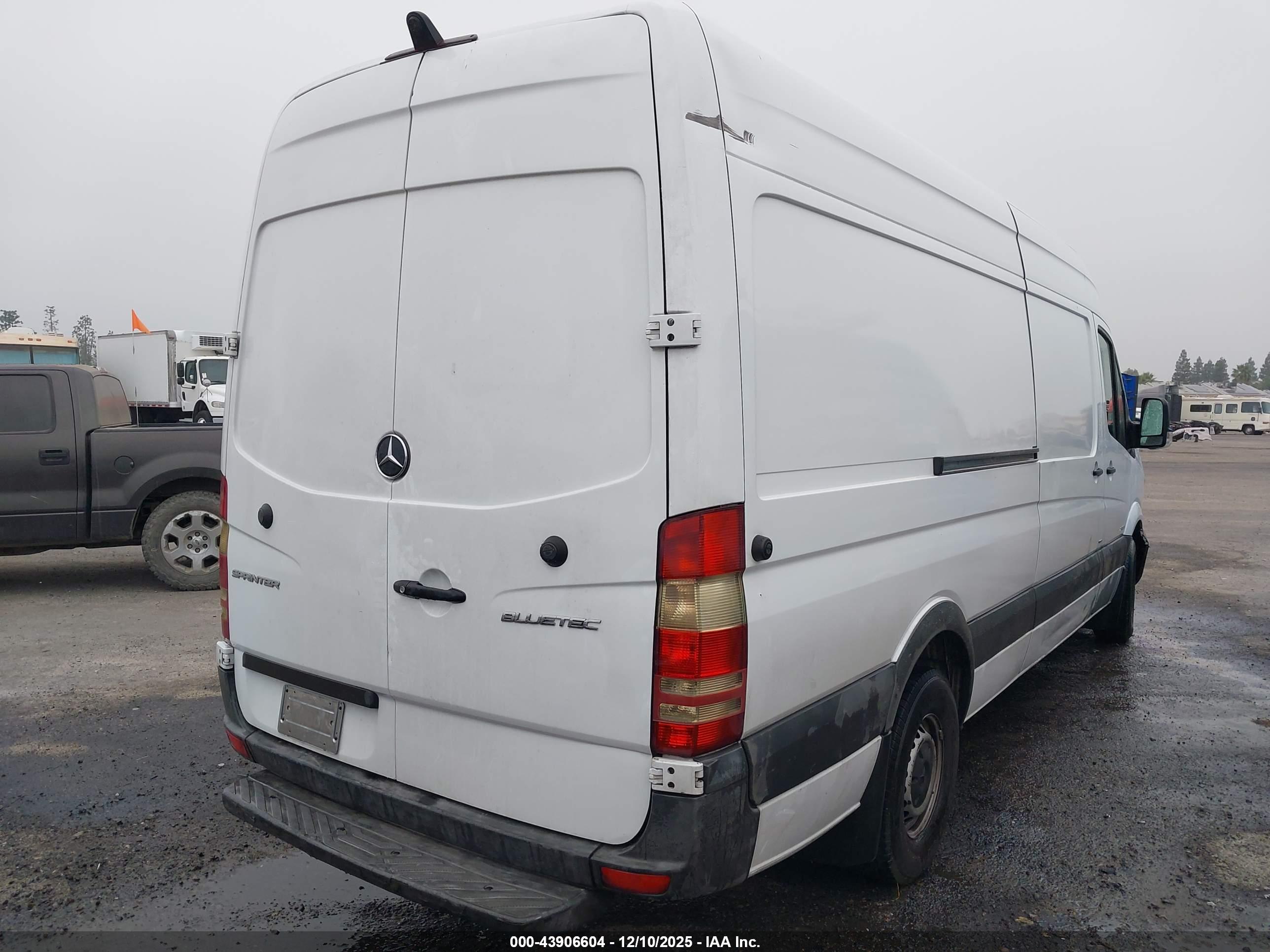 MERCEDES-BENZ SPRINTER image 4