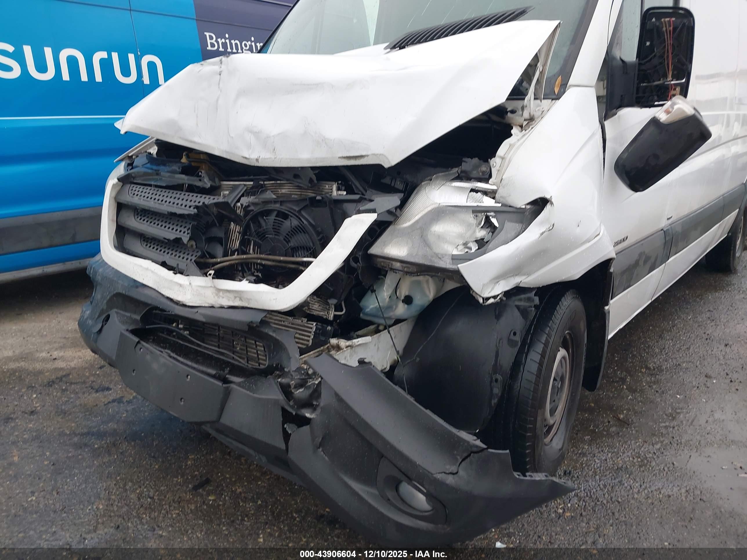 MERCEDES-BENZ SPRINTER image 6