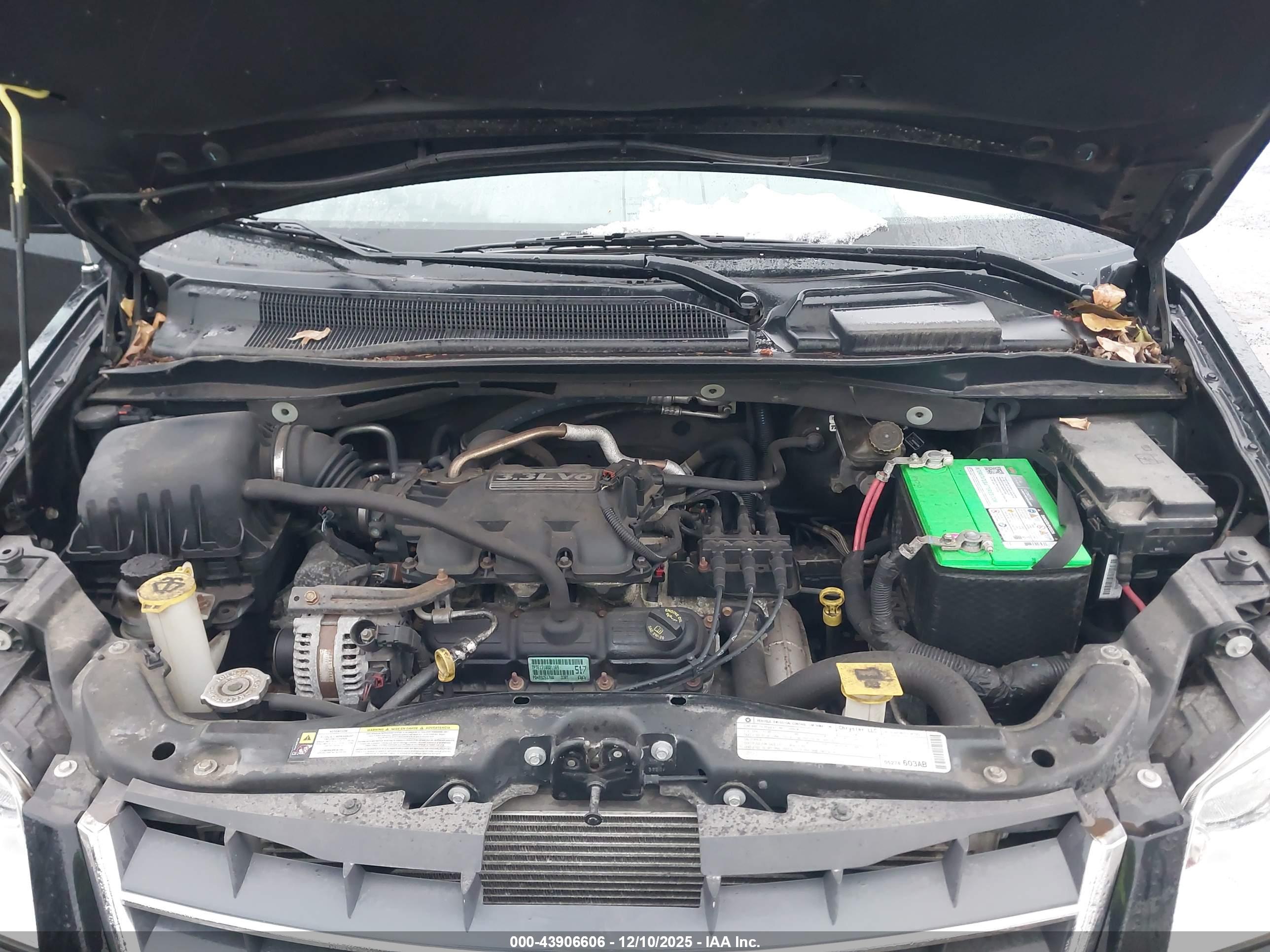 CHRYSLER TOWN image 10