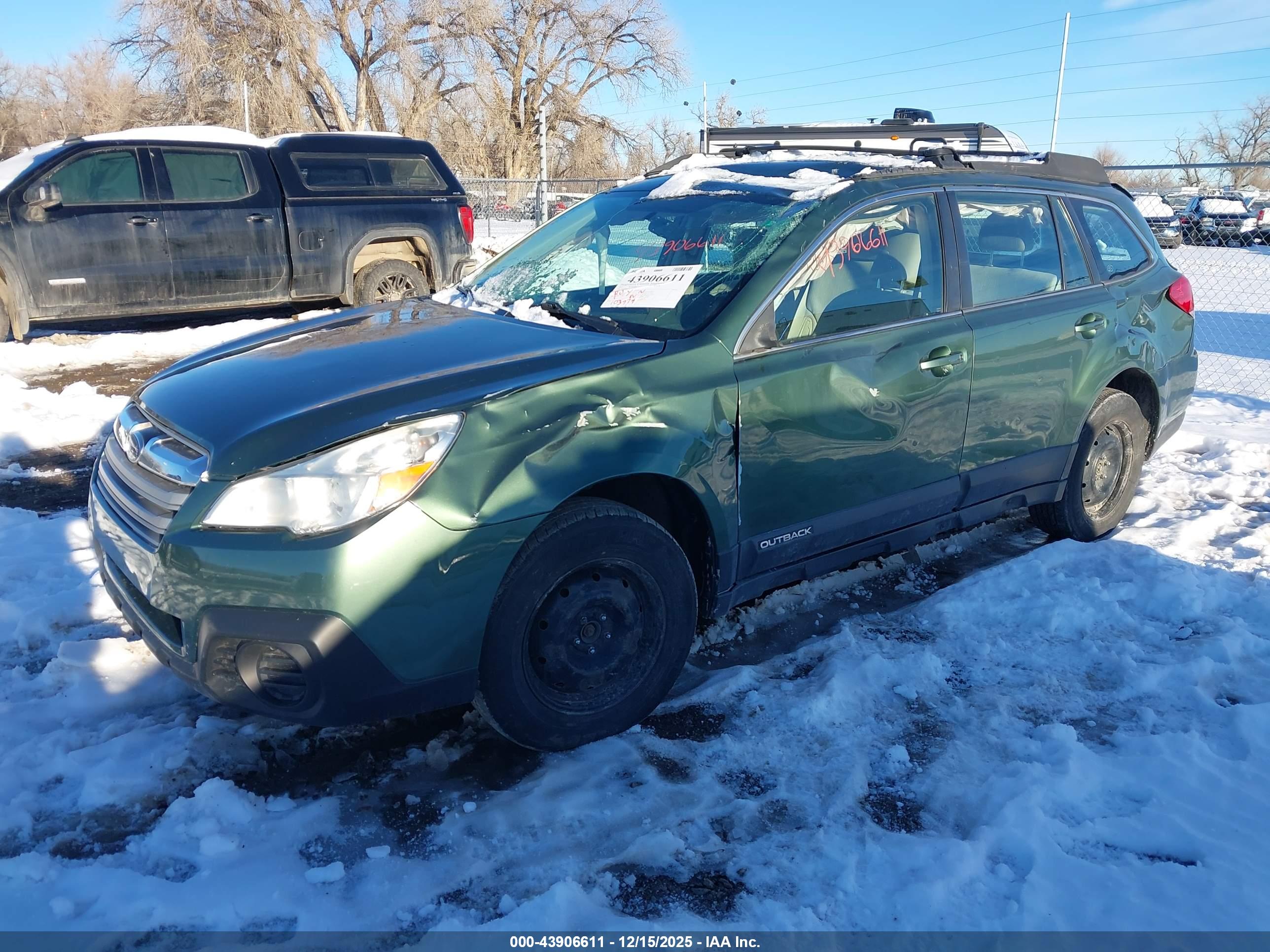 SUBARU OUTBACK image 2