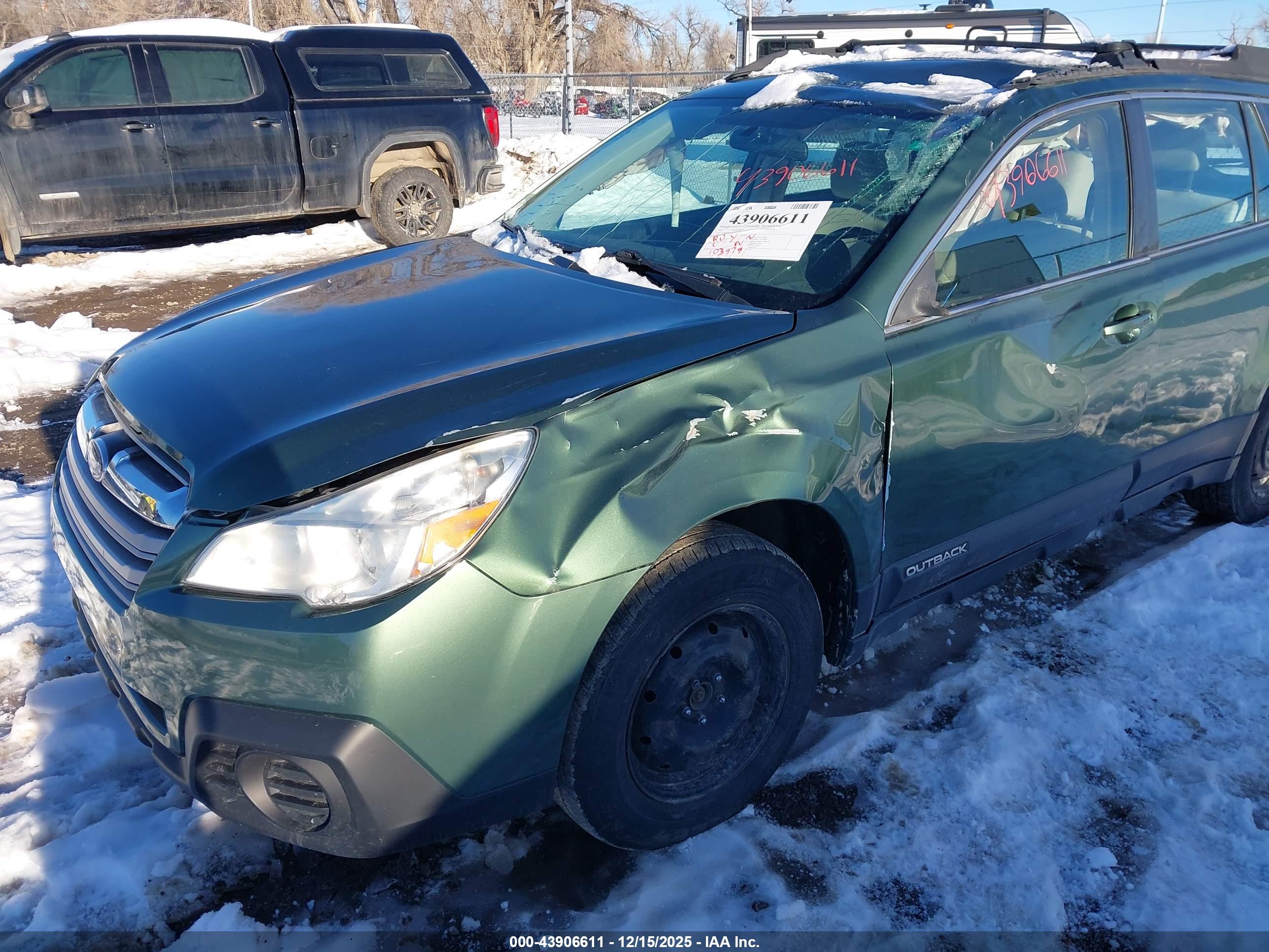SUBARU OUTBACK image 6