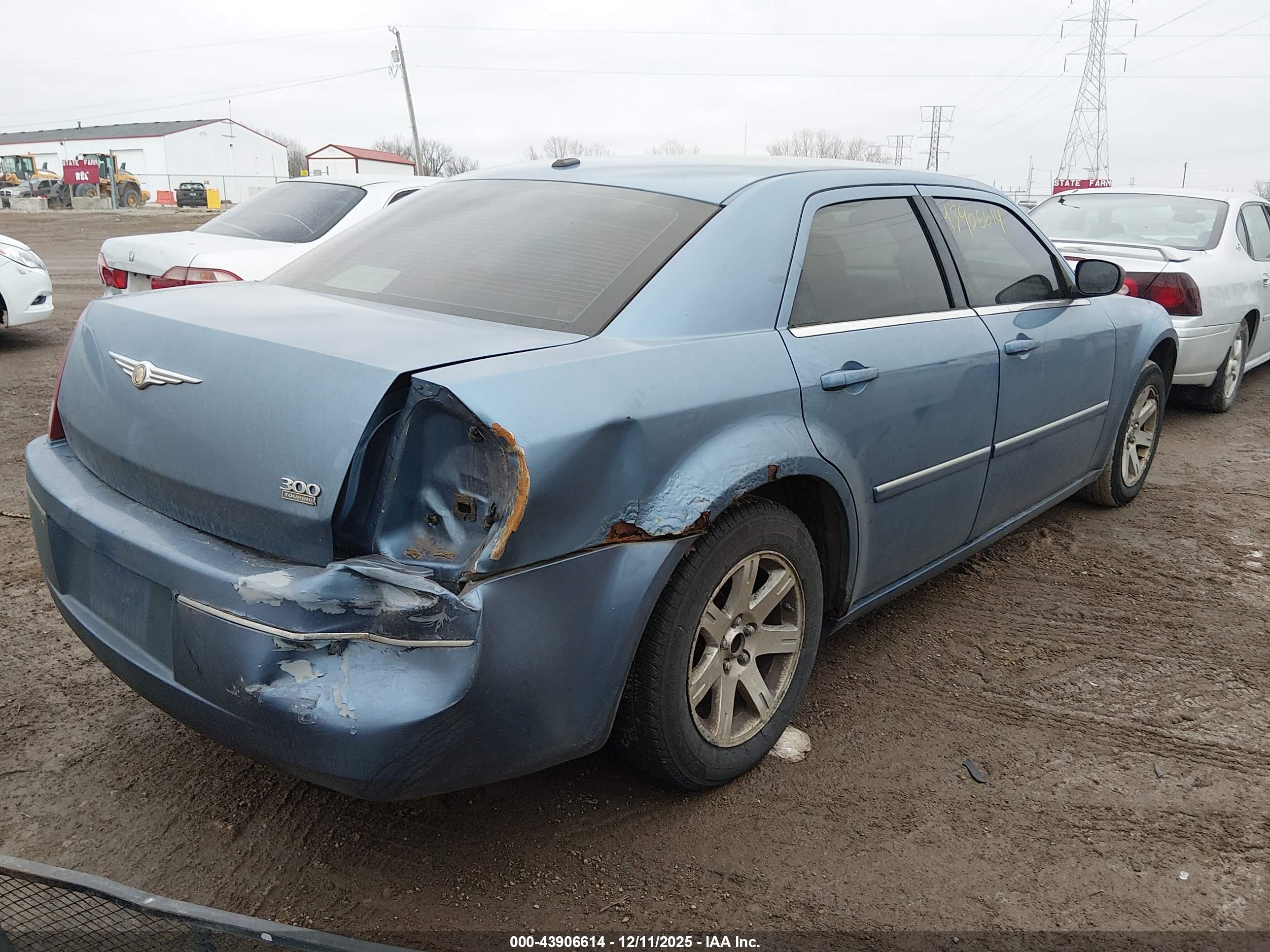 CHRYSLER 300 image 4