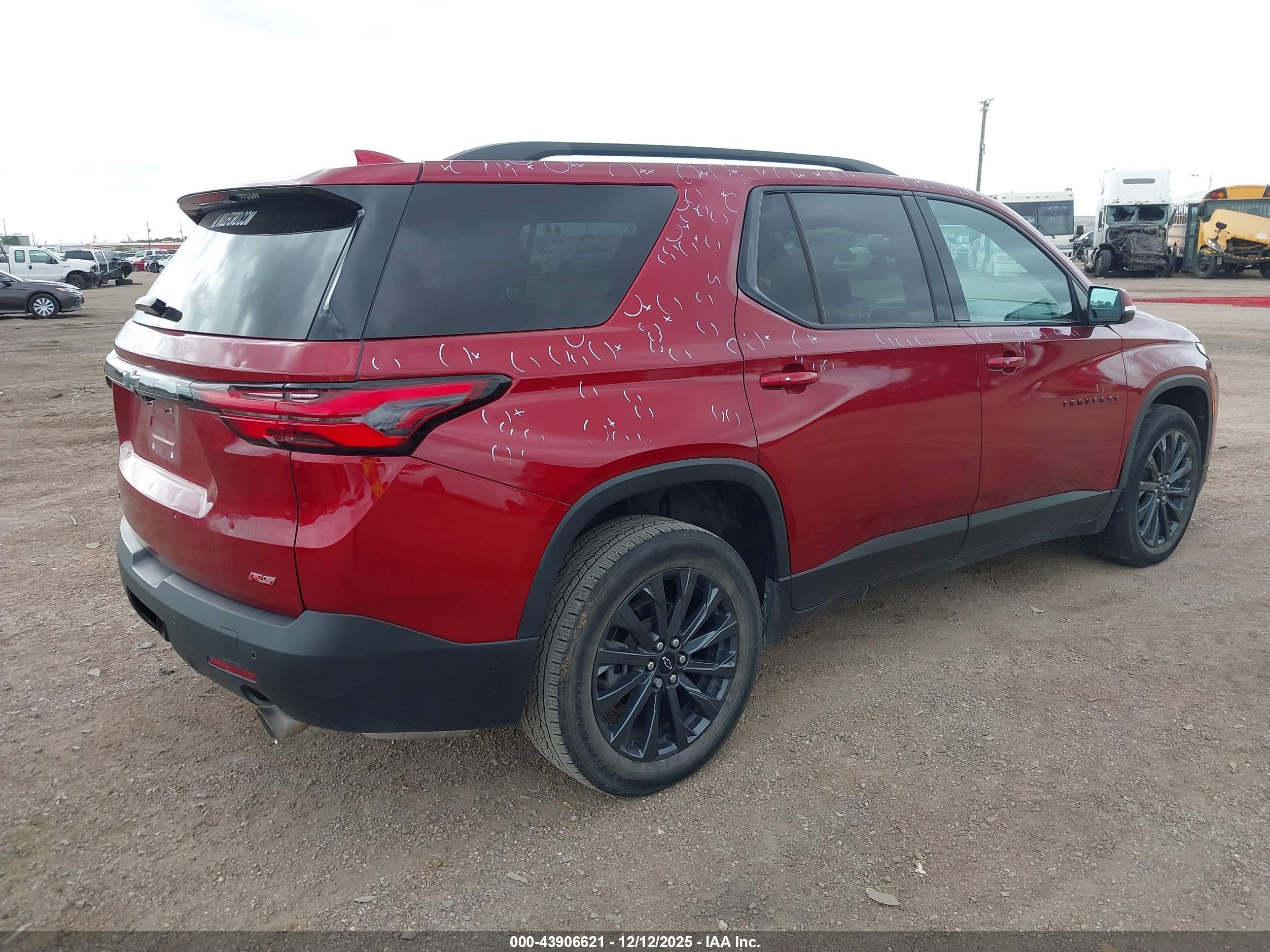 CHEVROLET TRAVERSE image 4