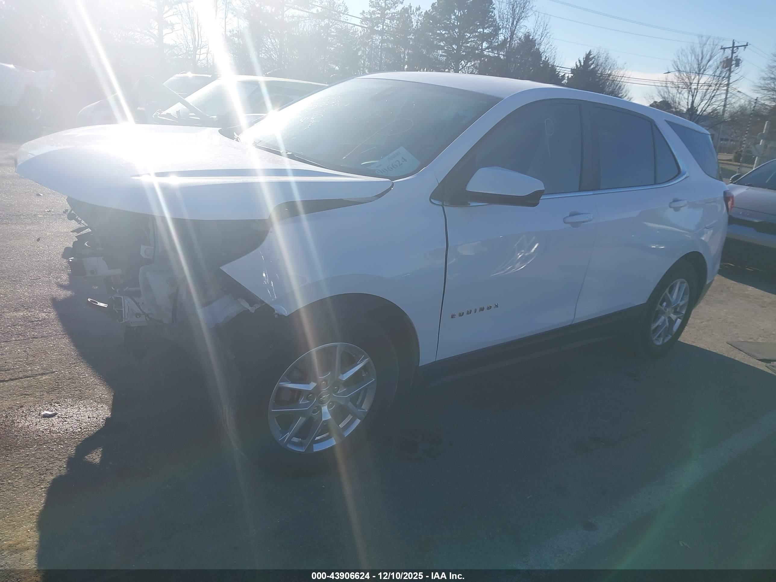 CHEVROLET EQUINOX image 2