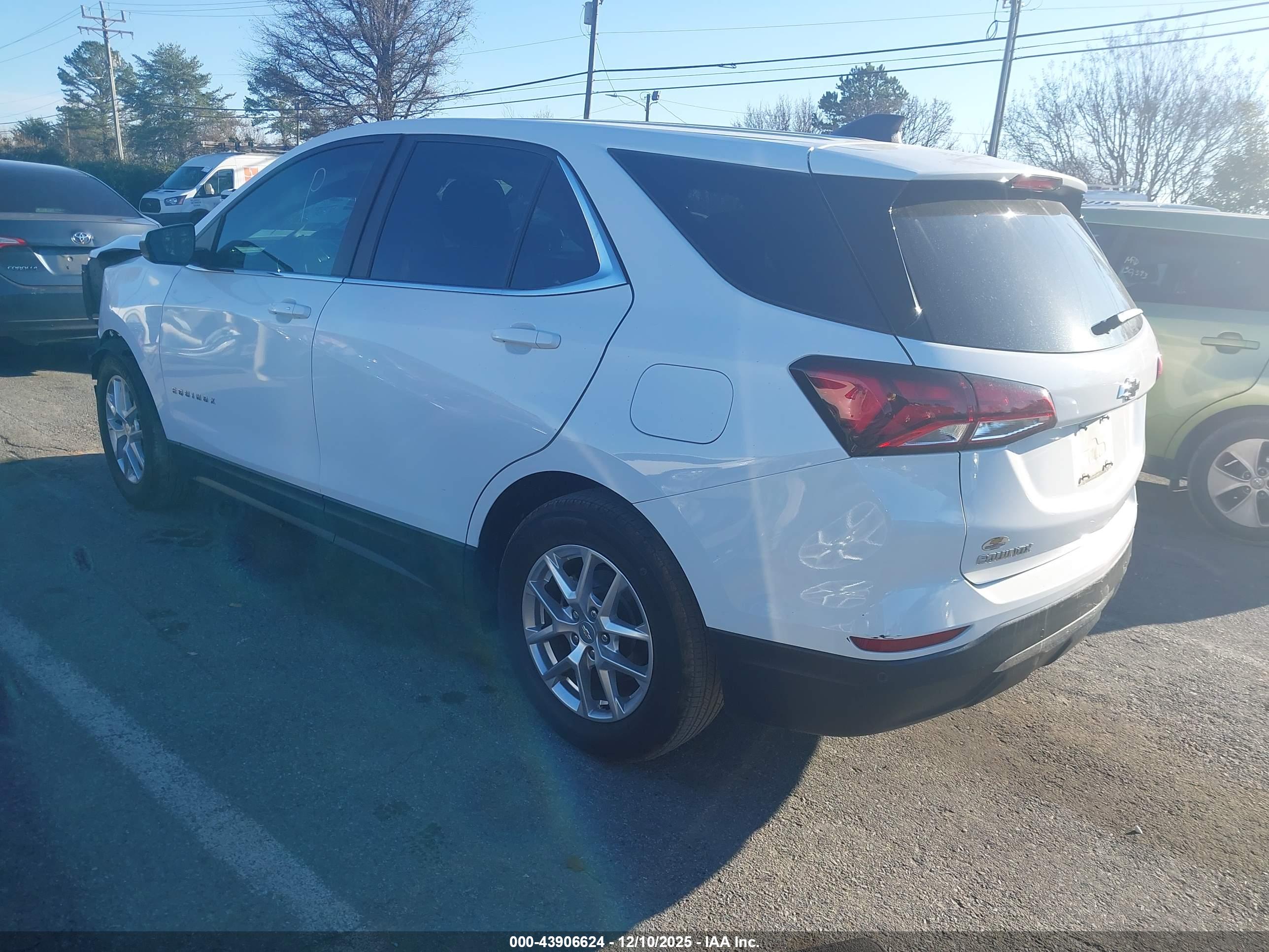 CHEVROLET EQUINOX image 3