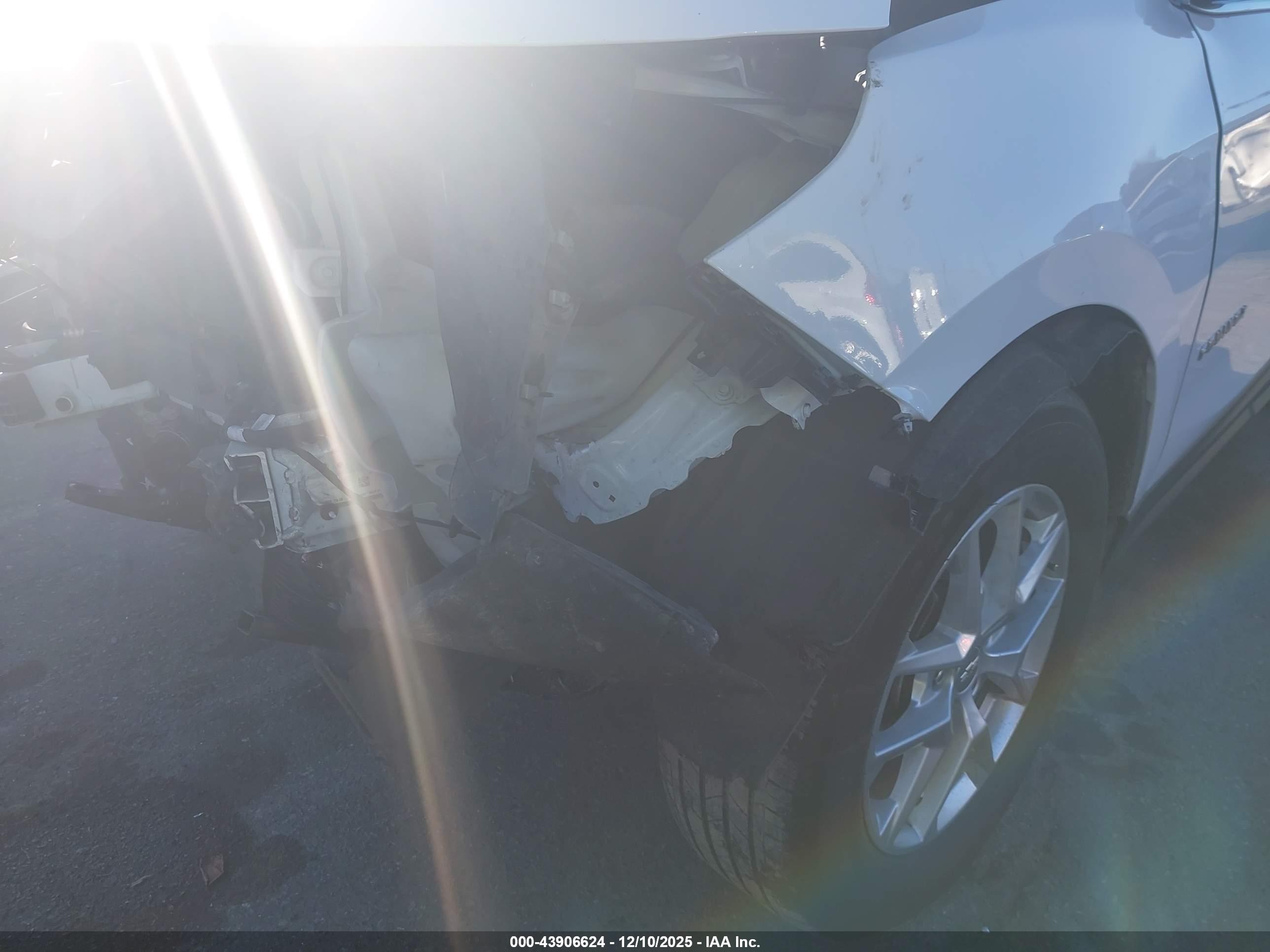 CHEVROLET EQUINOX image 6