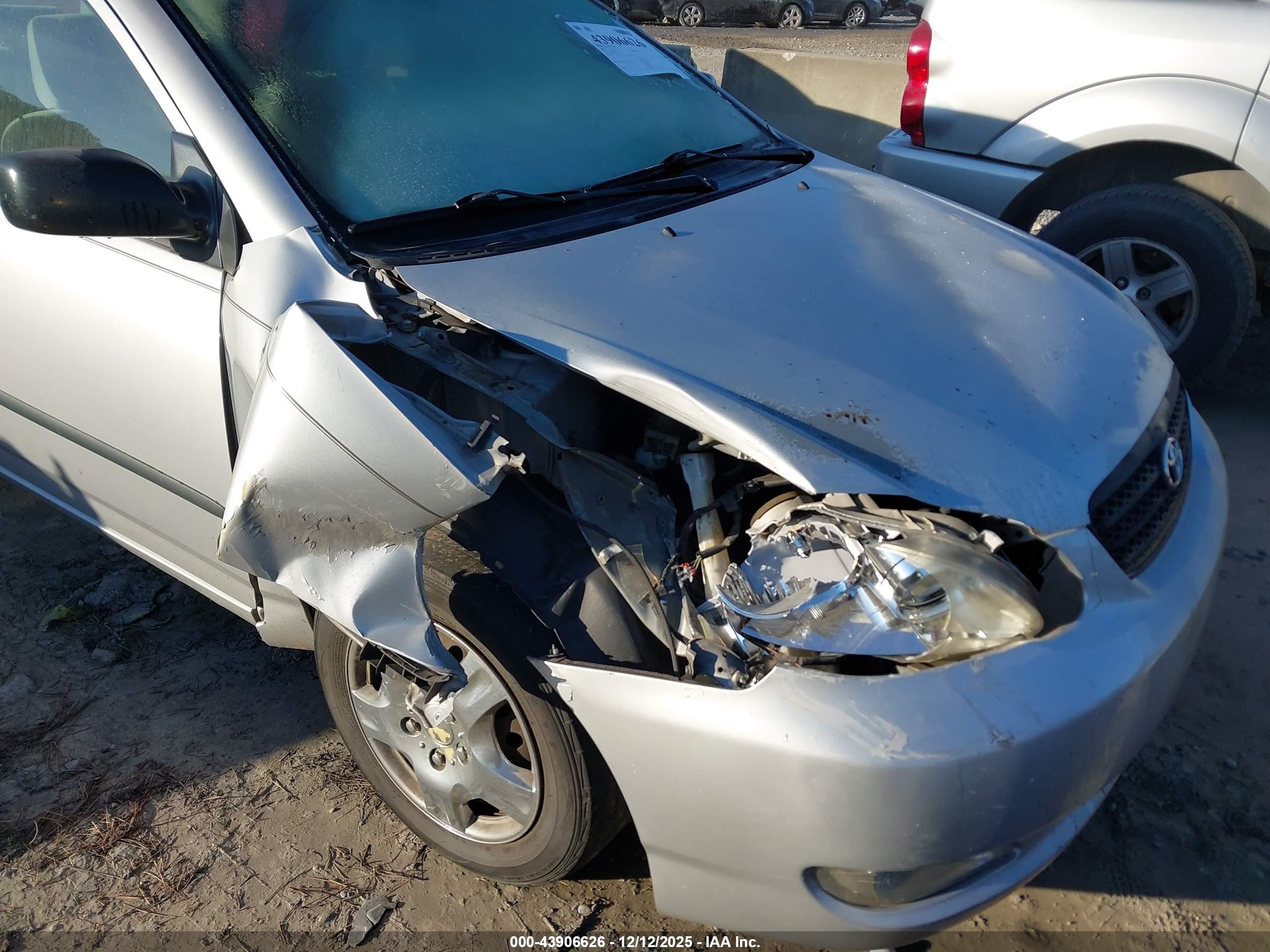 TOYOTA COROLLA image 6