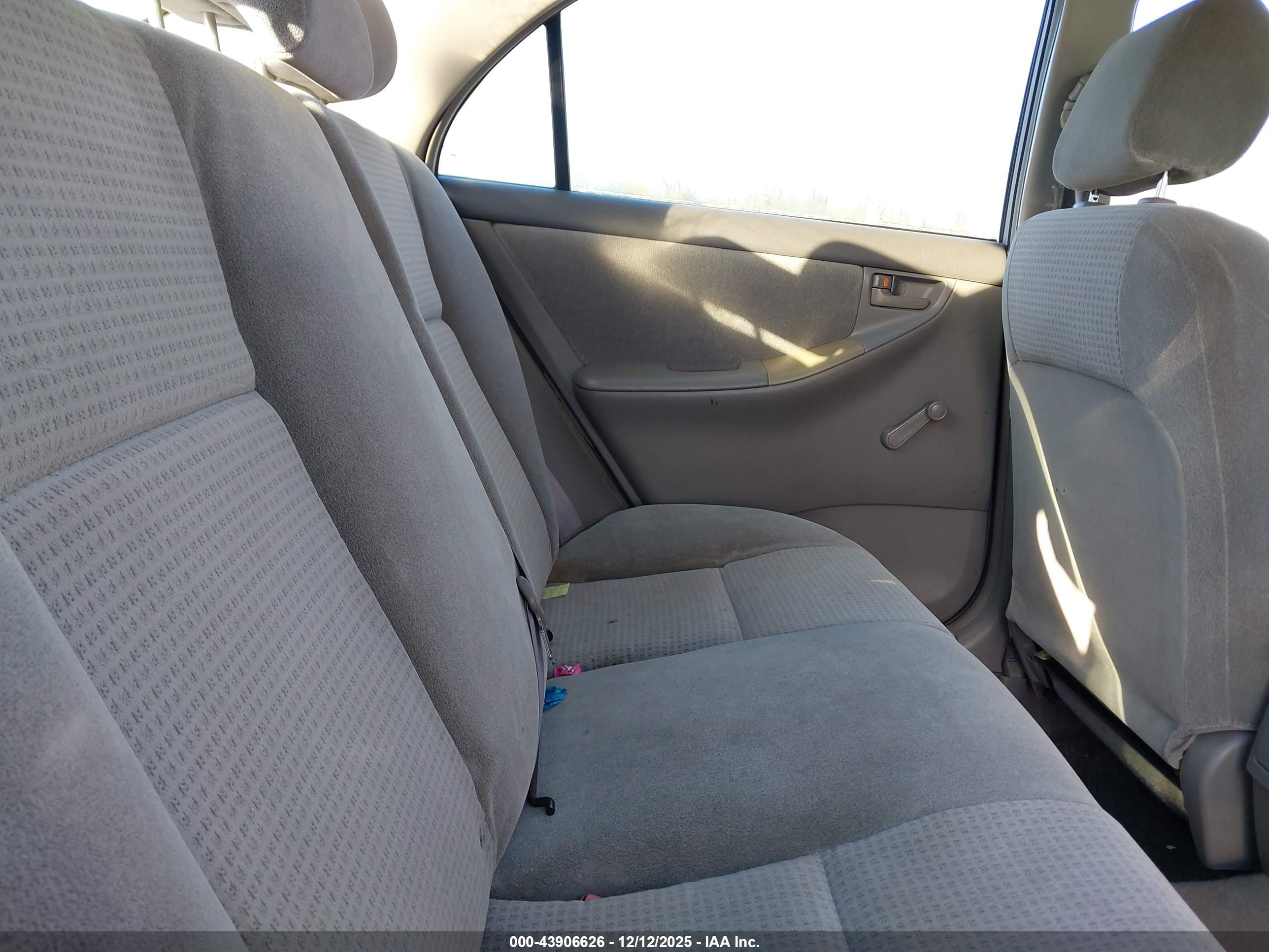 TOYOTA COROLLA image 8