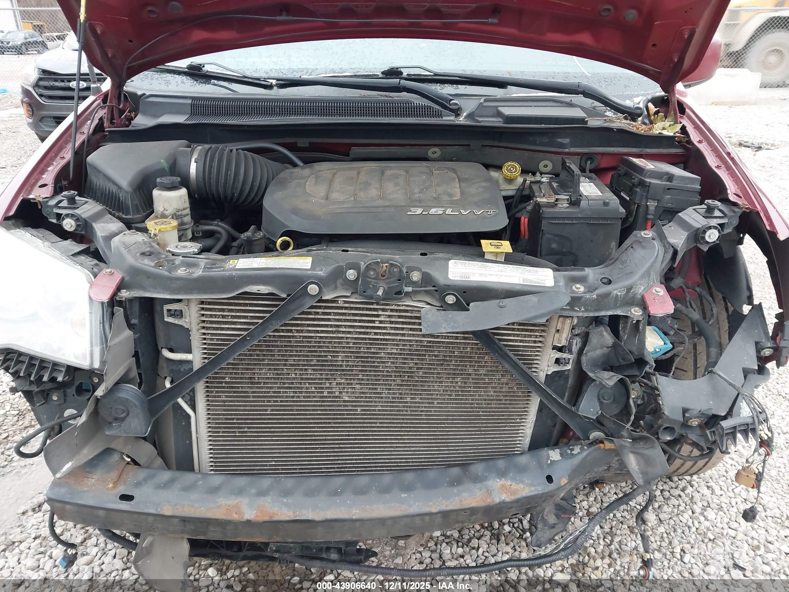 CHRYSLER TOWN image 10