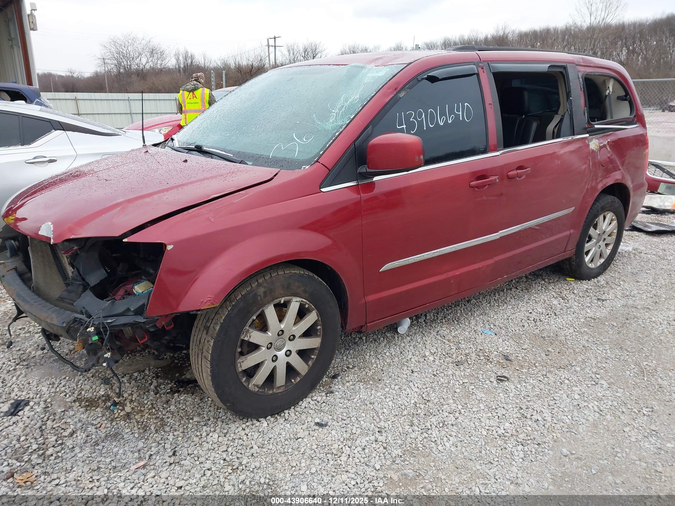 CHRYSLER TOWN image 2