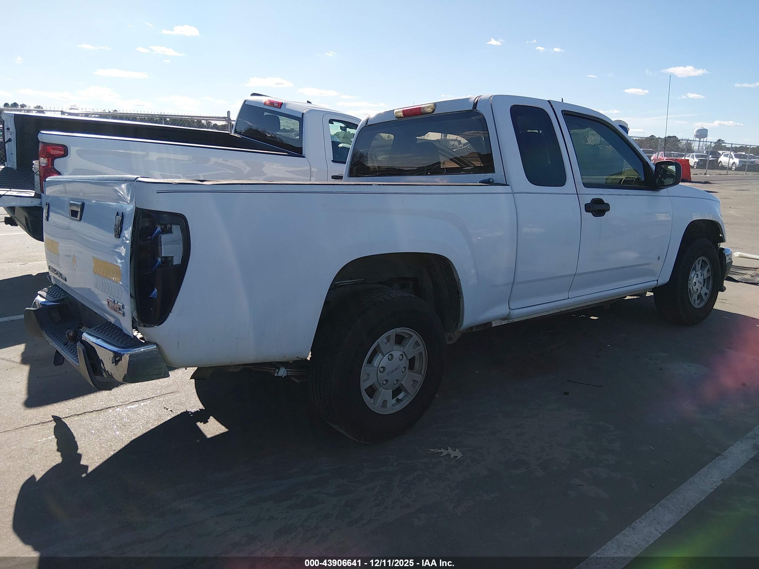 GMC CANYON image 4