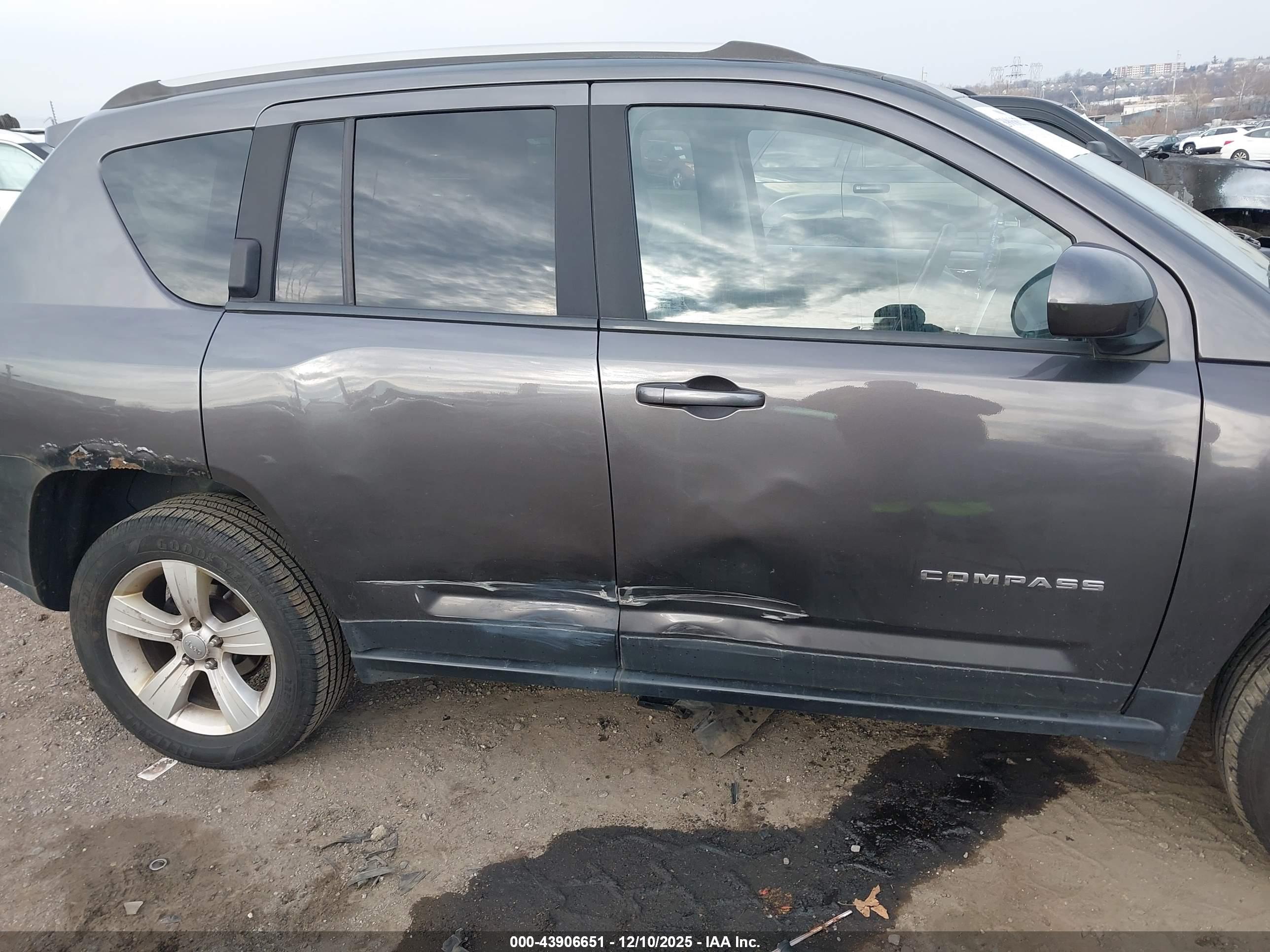 JEEP COMPASS image 6