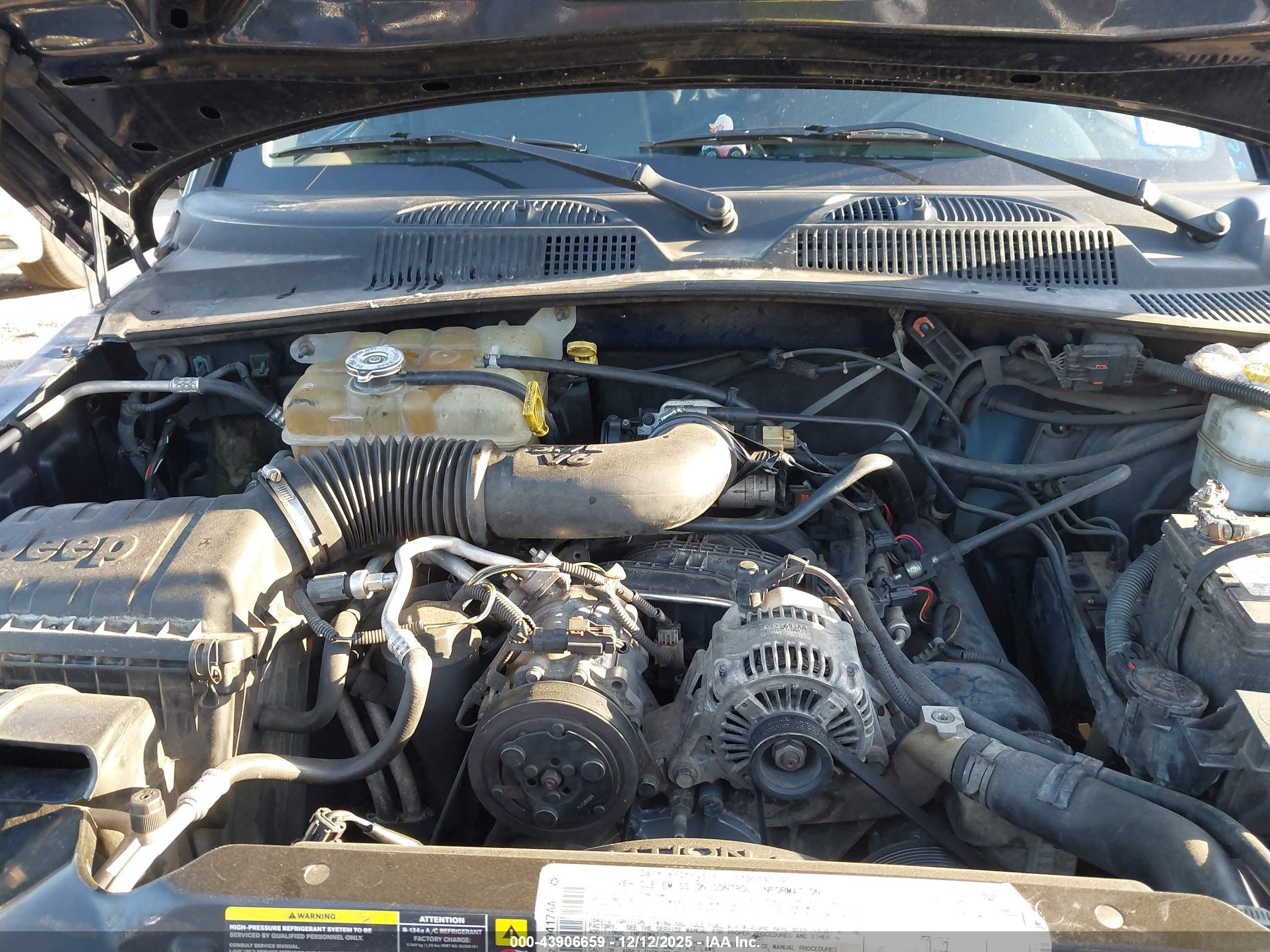 JEEP LIBERTY image 10