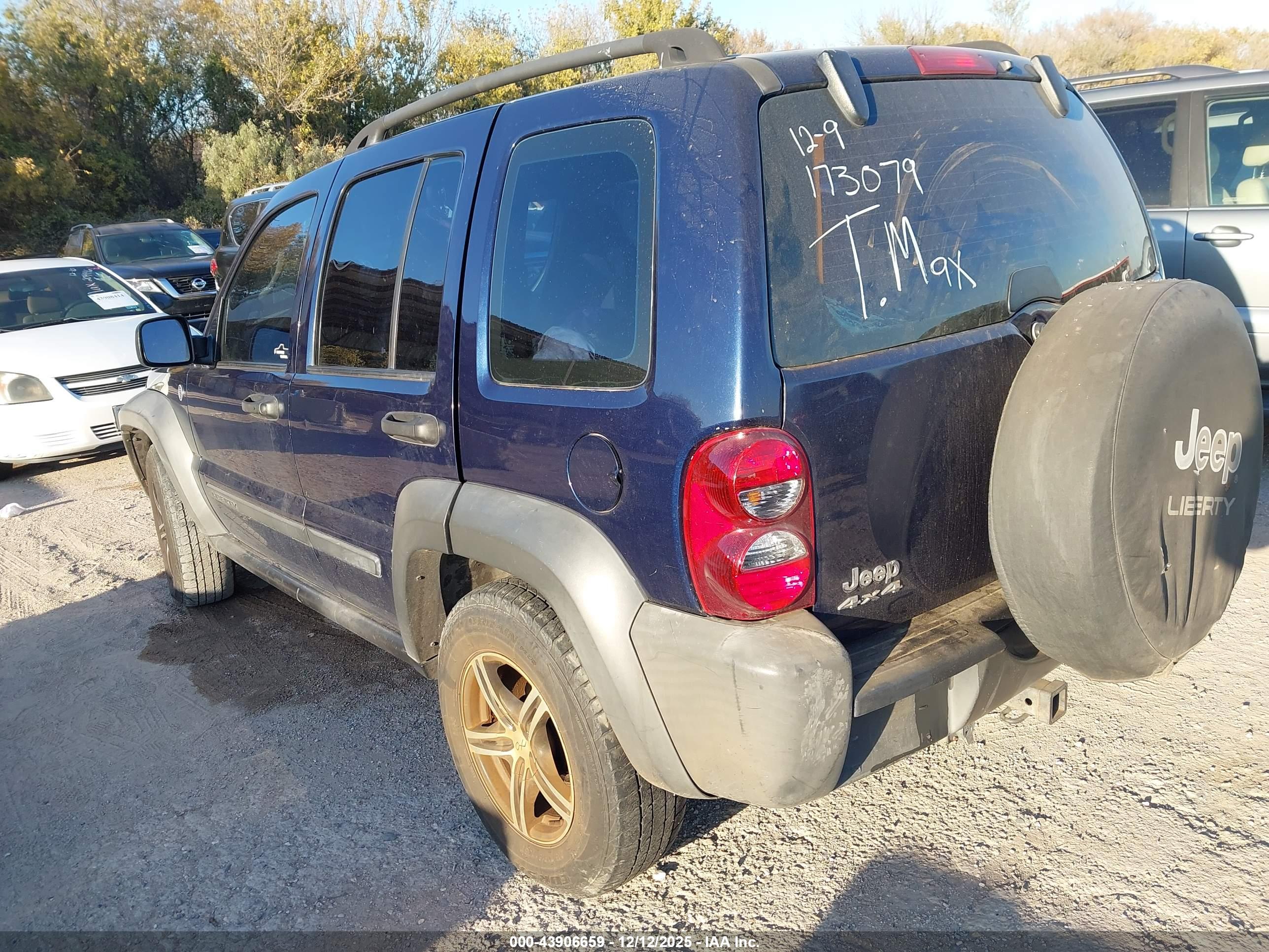 JEEP LIBERTY image 3