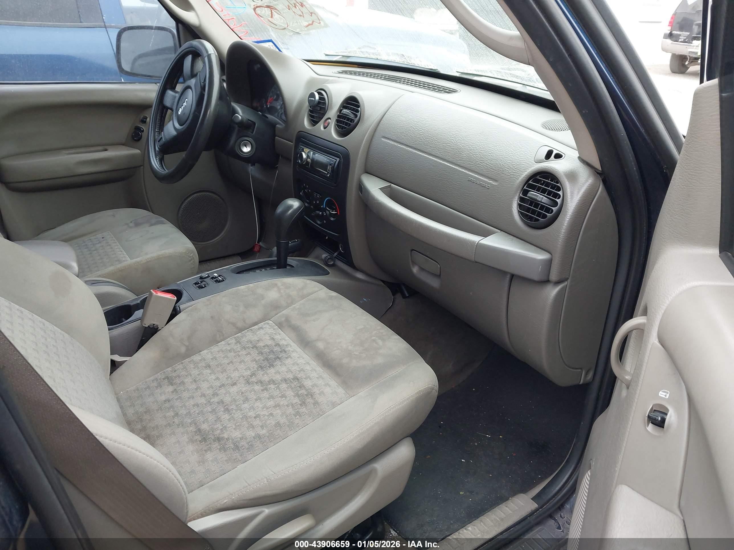 JEEP LIBERTY image 5