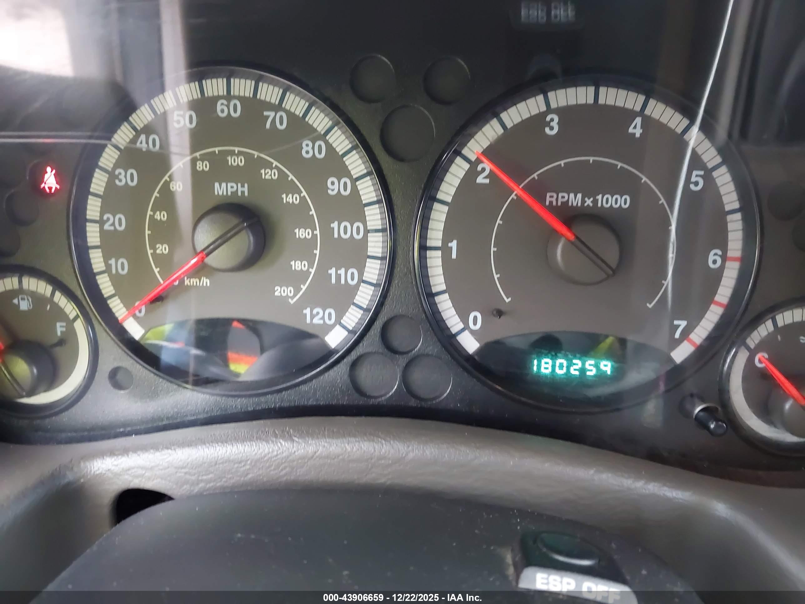 JEEP LIBERTY image 7