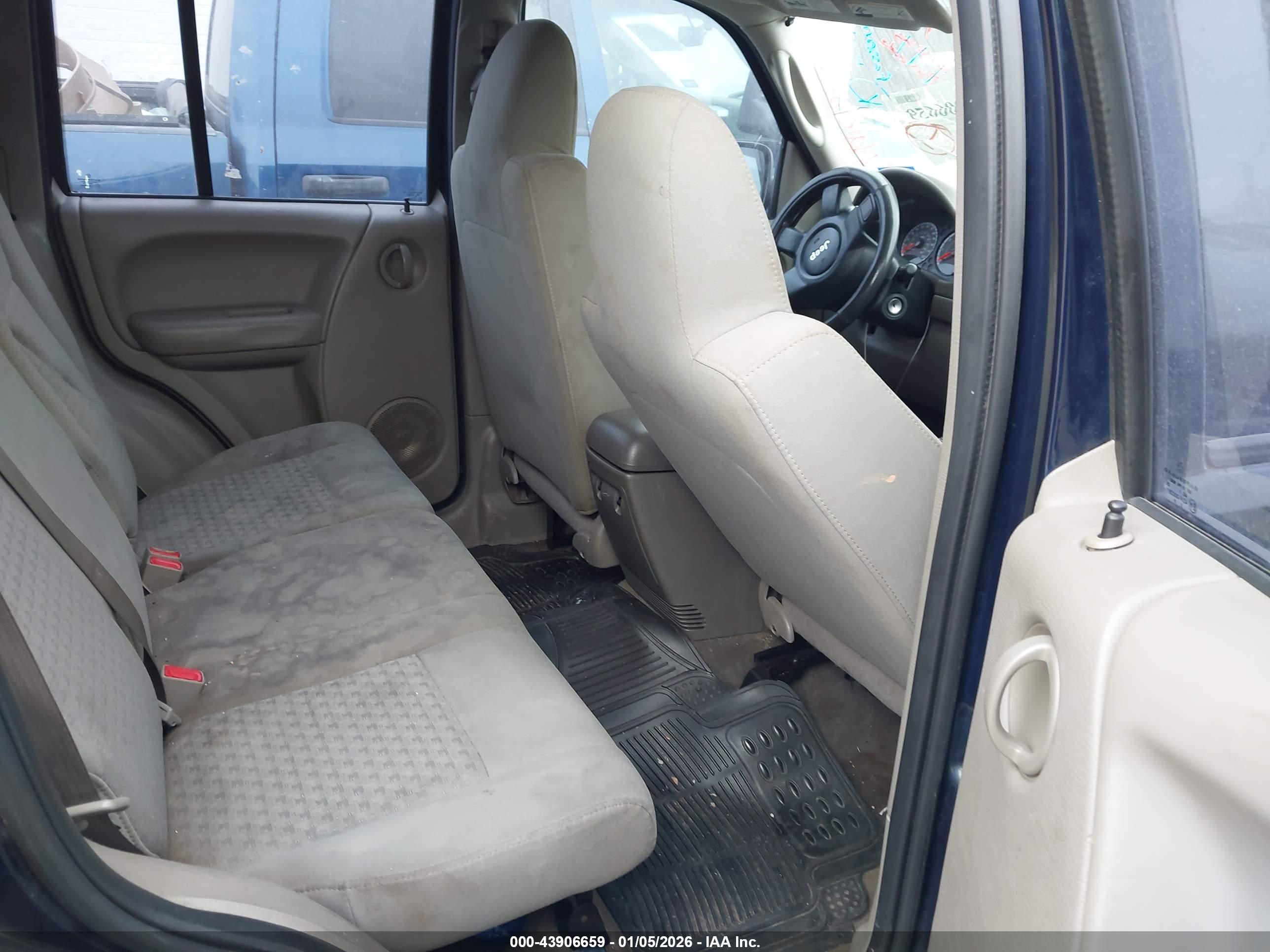 JEEP LIBERTY image 8
