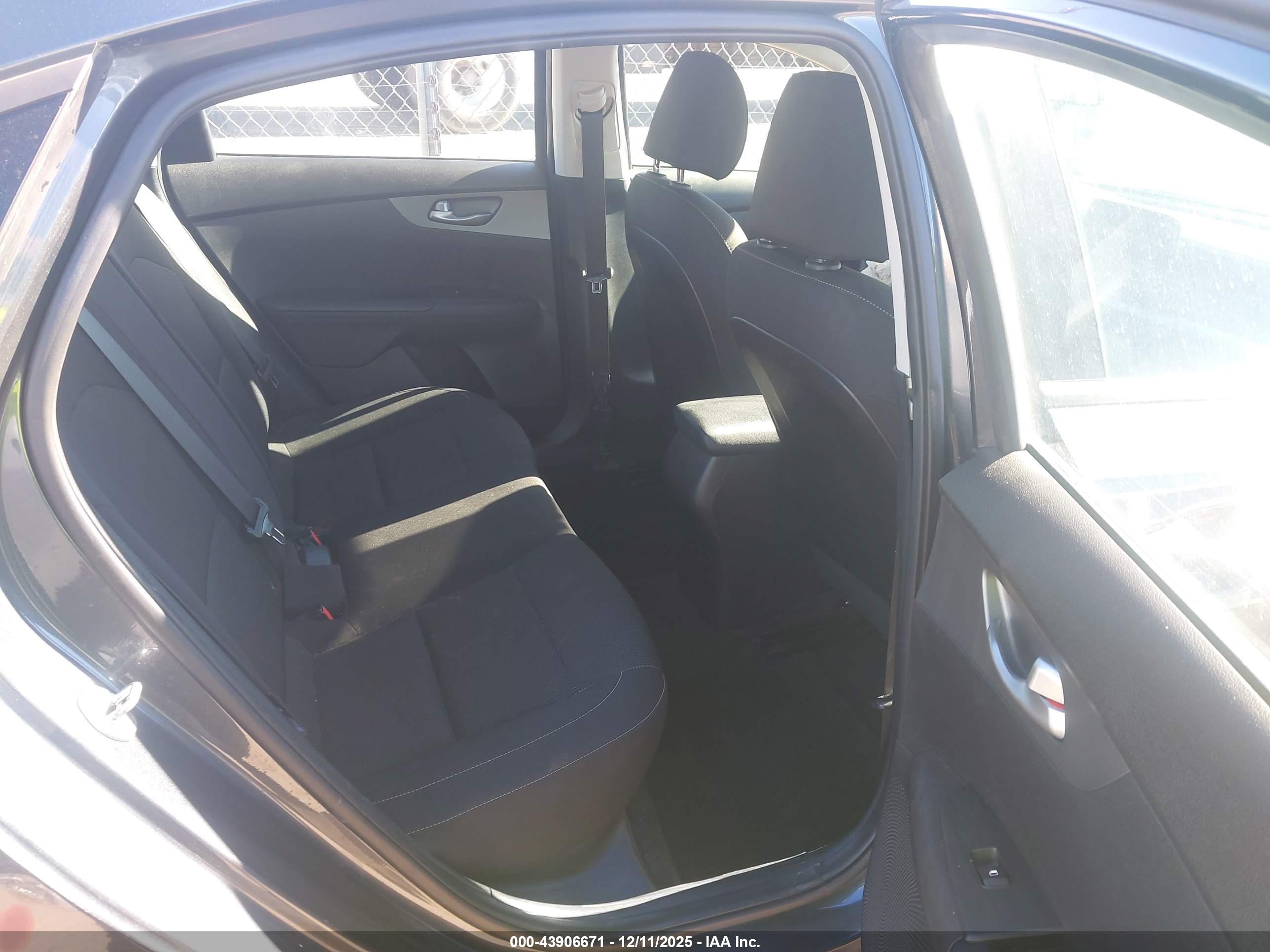 KIA FORTE image 8