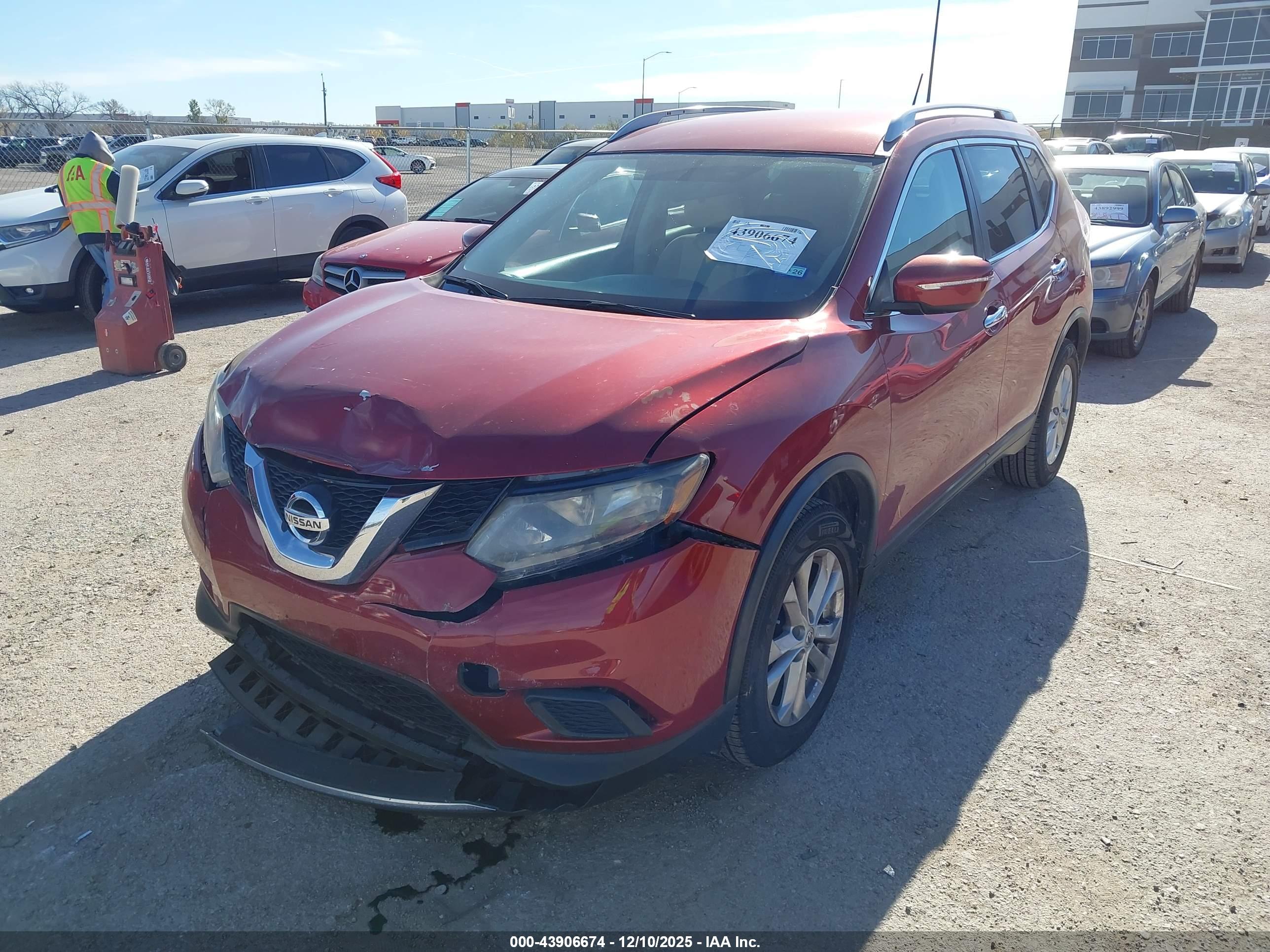 NISSAN ROGUE image 2