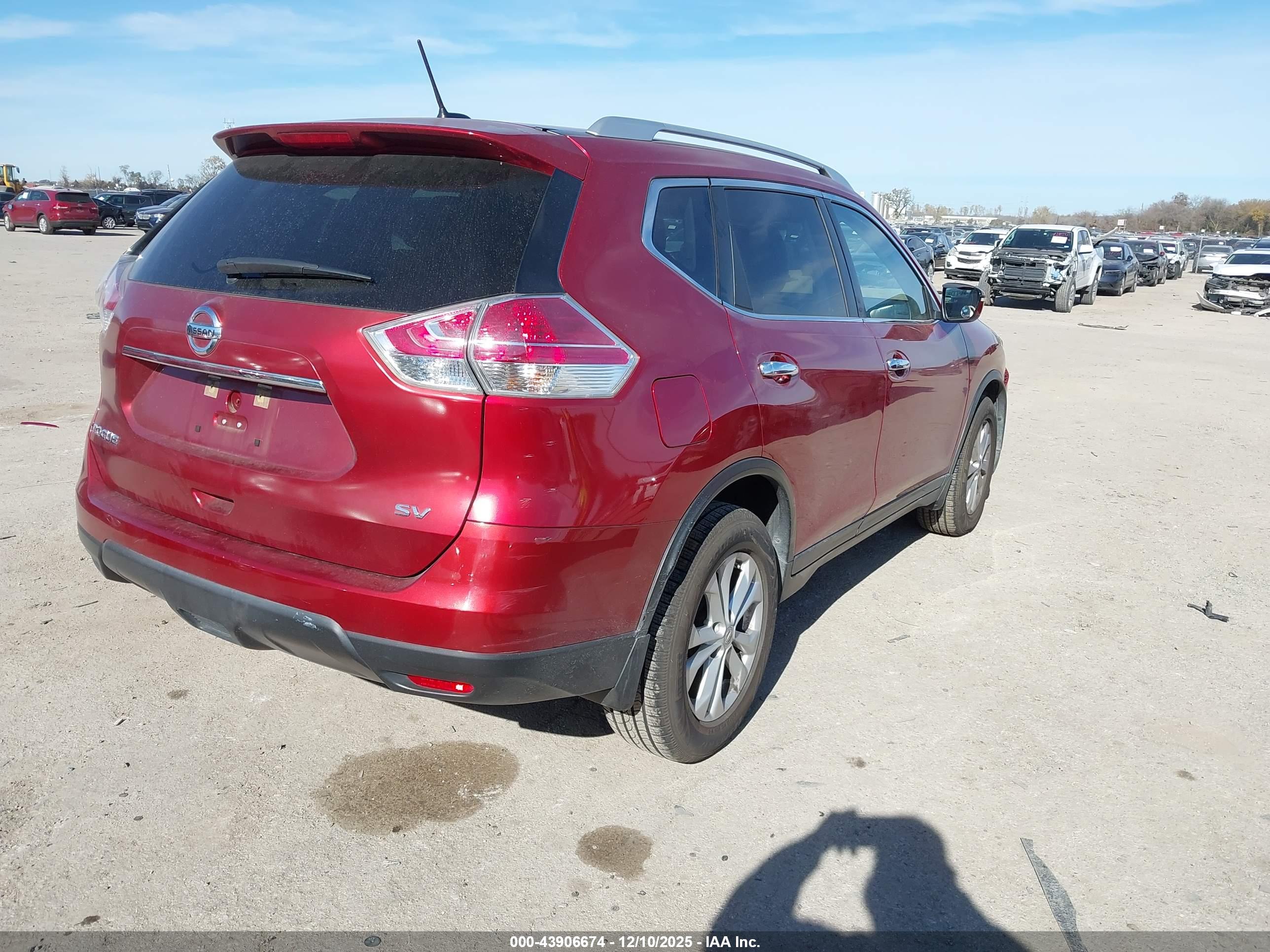 NISSAN ROGUE image 4
