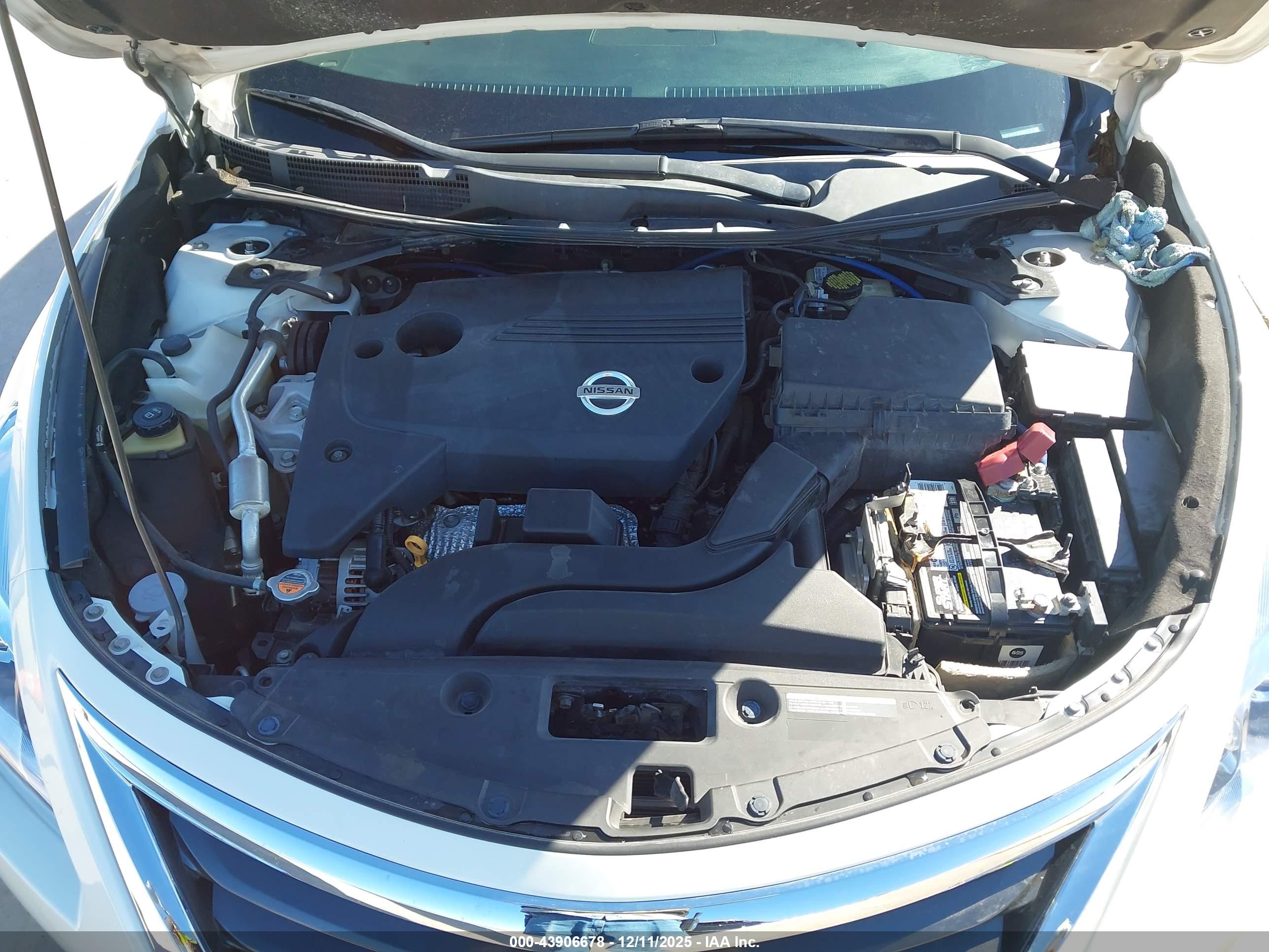 NISSAN ALTIMA image 10