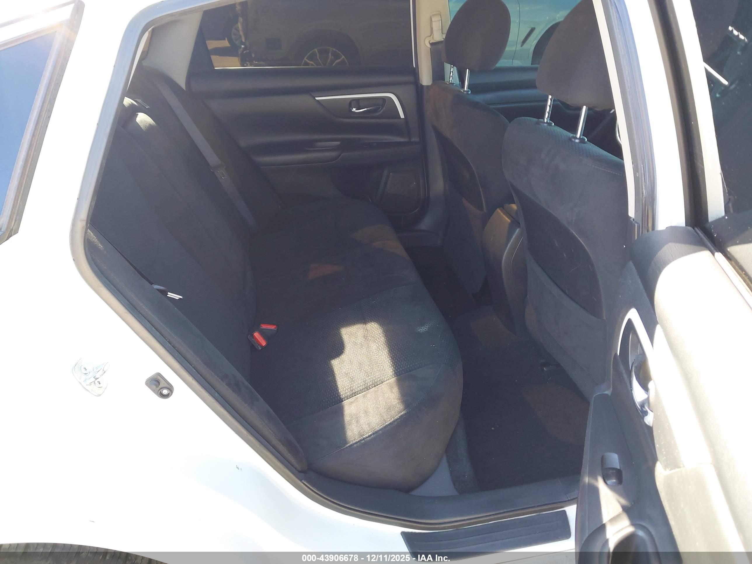 NISSAN ALTIMA image 8